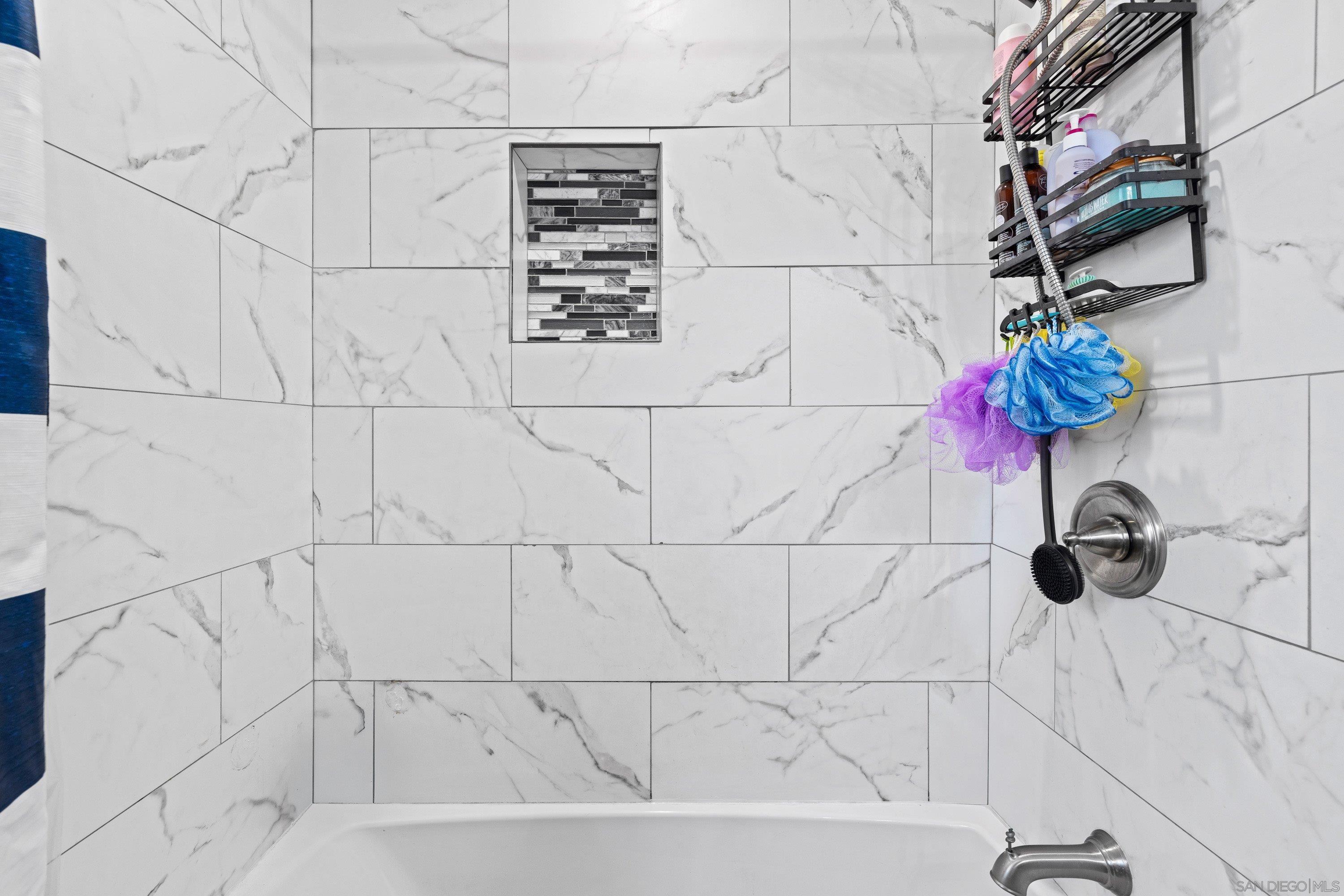 Detail Gallery Image 15 of 27 For 366  Tiny, El Cajon,  CA 92019 - 3 Beds | 1/1 Baths