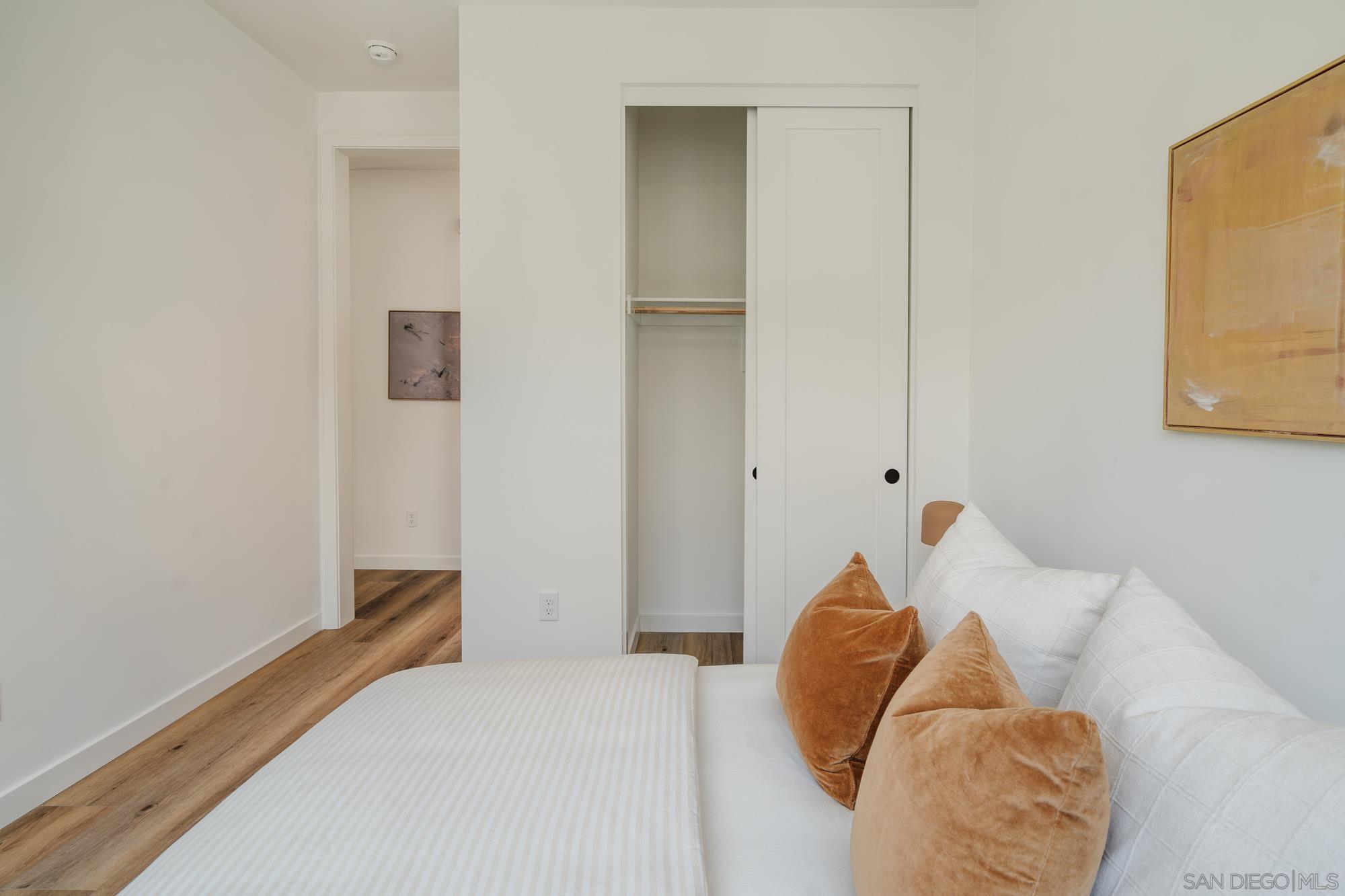 Detail Gallery Image 13 of 21 For 3848 N Emery Wy, Los Angeles,  CA 90065 - 3 Beds | 2/1 Baths