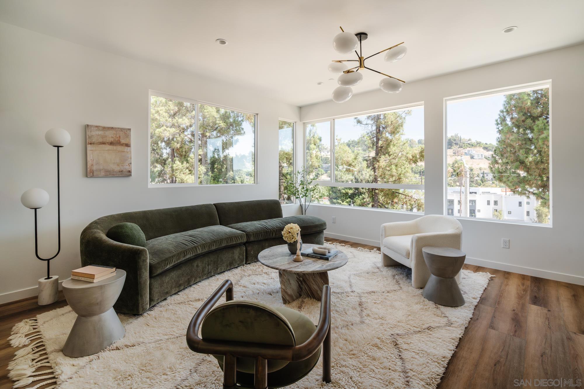 Detail Gallery Image 7 of 21 For 3862 N Emery Wy, Los Angeles,  CA 90065 - 3 Beds | 2/1 Baths