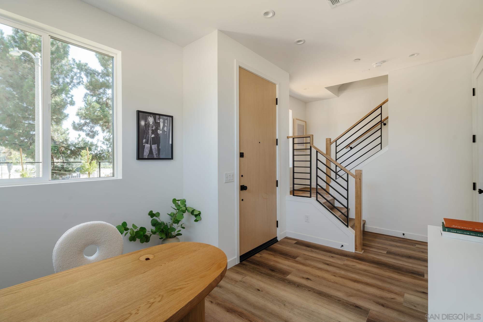 Detail Gallery Image 10 of 21 For 3858 N Emery Wy, Los Angeles,  CA 90065 - 3 Beds | 2/1 Baths