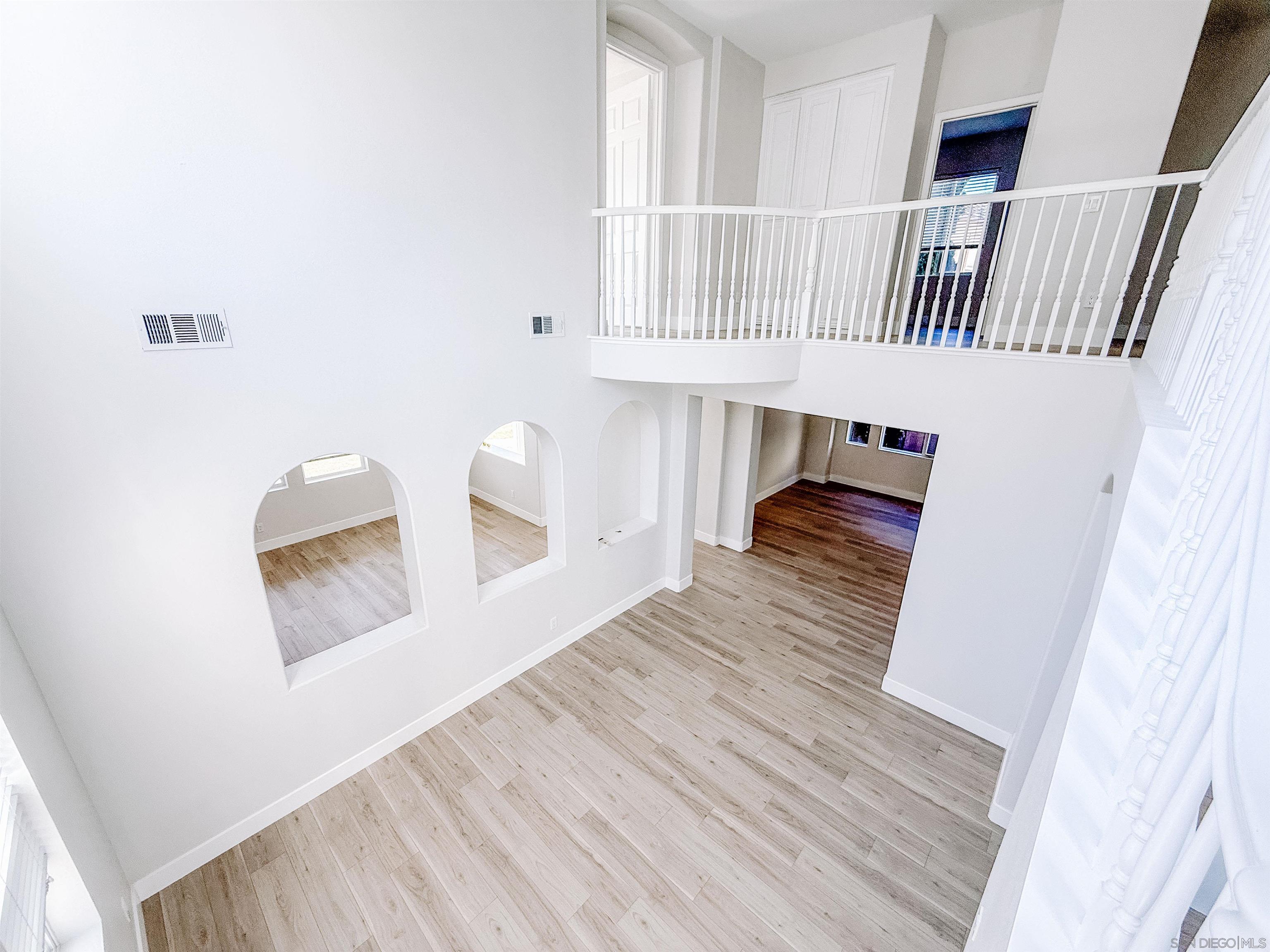 Detail Gallery Image 11 of 33 For 13138  Mesa Crest Pl, San Diego,  CA 92129 - 4 Beds | 2/1 Baths