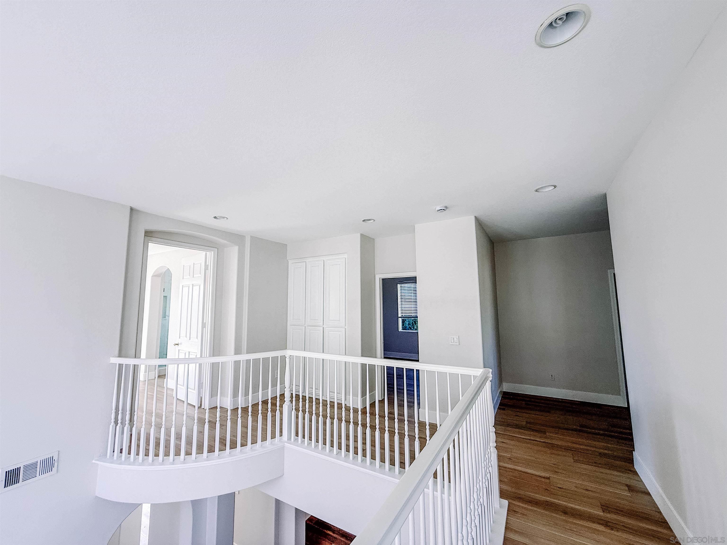 Detail Gallery Image 12 of 33 For 13138  Mesa Crest Pl, San Diego,  CA 92129 - 4 Beds | 2/1 Baths