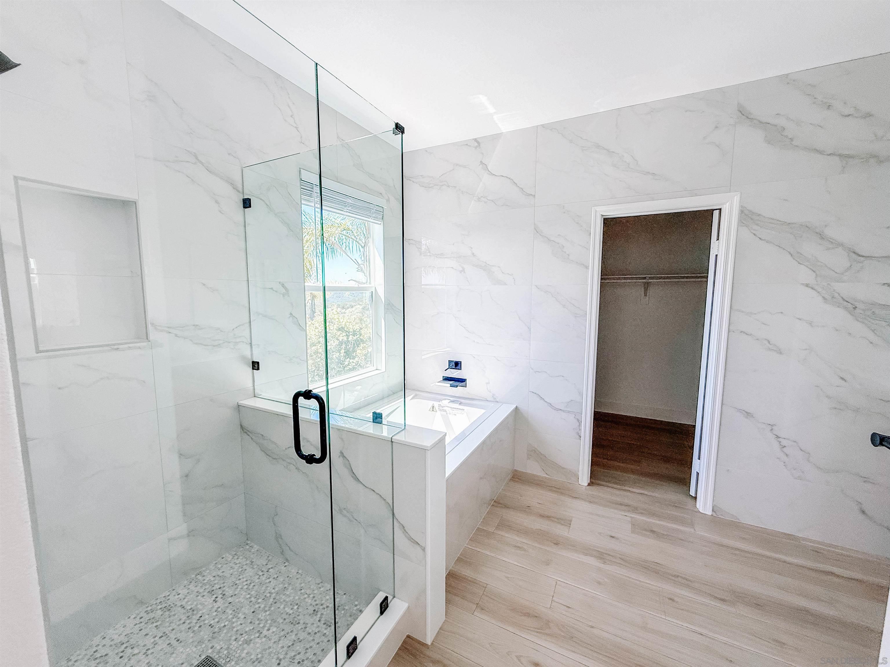 Detail Gallery Image 21 of 33 For 13138  Mesa Crest Pl, San Diego,  CA 92129 - 4 Beds | 2/1 Baths