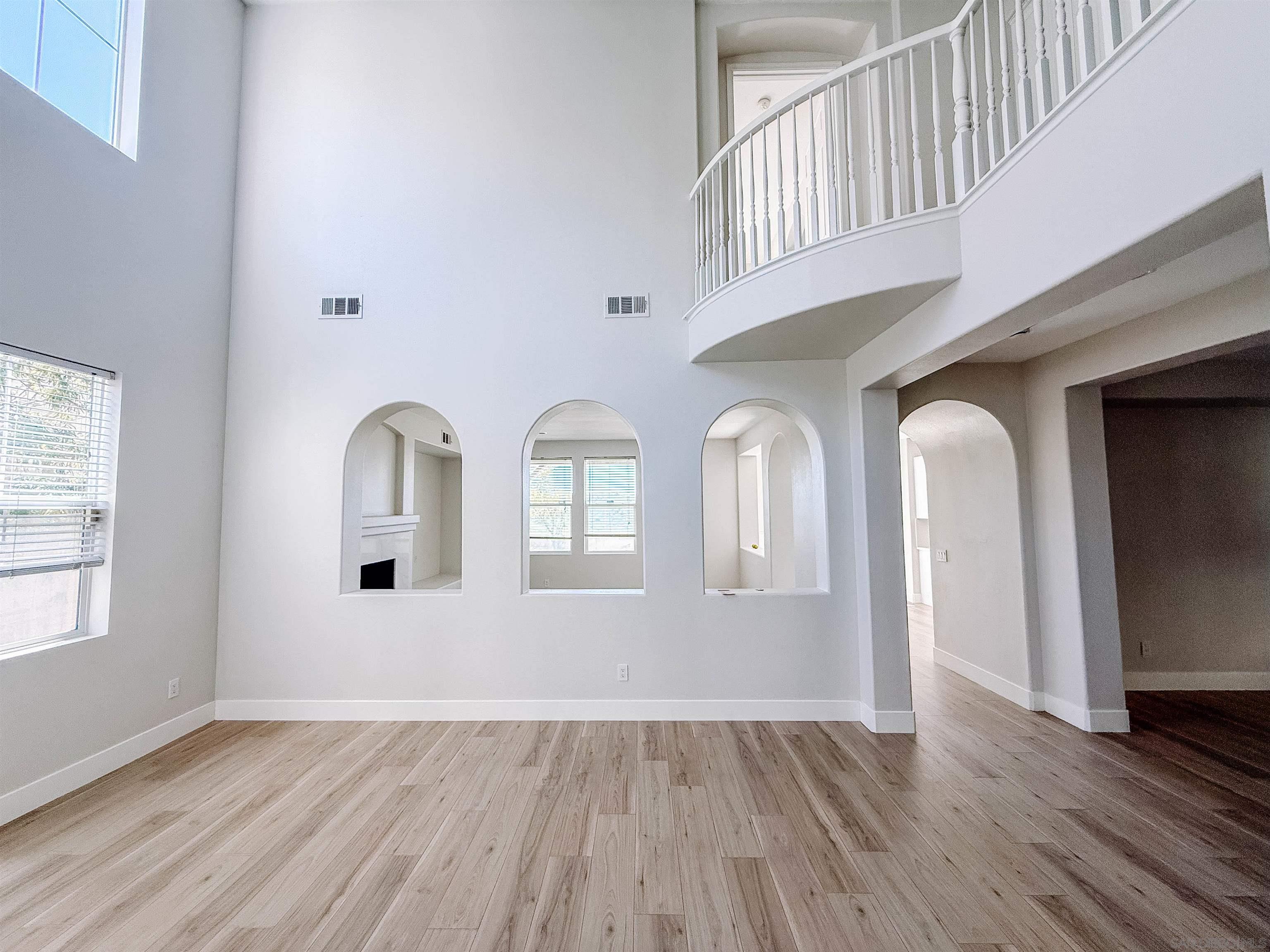 Detail Gallery Image 3 of 33 For 13138  Mesa Crest Pl, San Diego,  CA 92129 - 4 Beds | 2/1 Baths