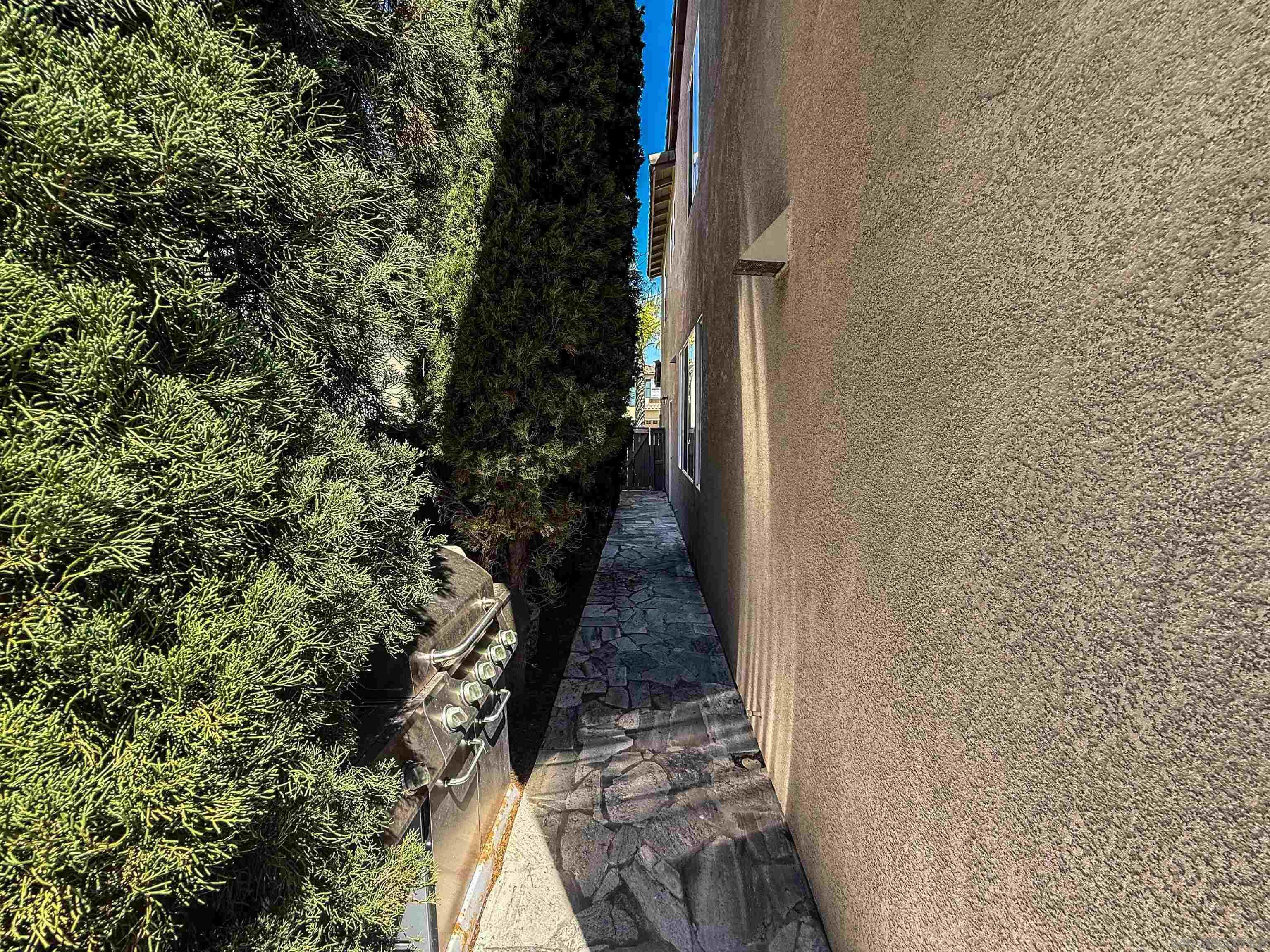 Detail Gallery Image 31 of 33 For 13138  Mesa Crest Pl, San Diego,  CA 92129 - 4 Beds | 2/1 Baths