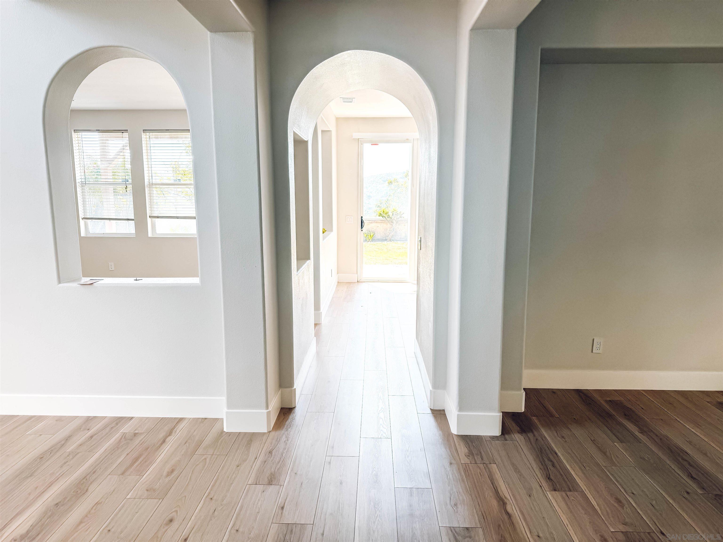 Detail Gallery Image 4 of 33 For 13138  Mesa Crest Pl, San Diego,  CA 92129 - 4 Beds | 2/1 Baths