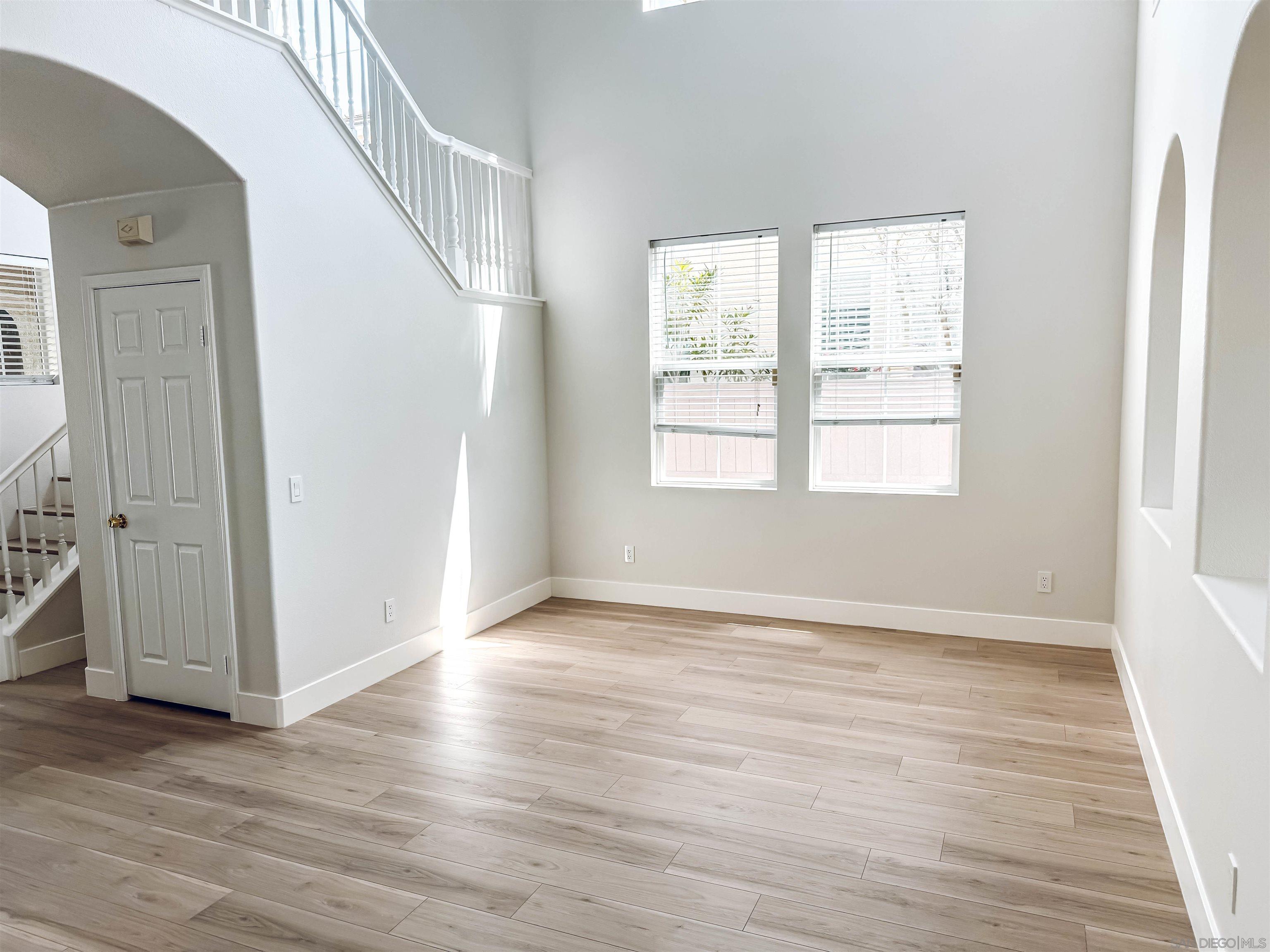 Detail Gallery Image 5 of 33 For 13138  Mesa Crest Pl, San Diego,  CA 92129 - 4 Beds | 2/1 Baths