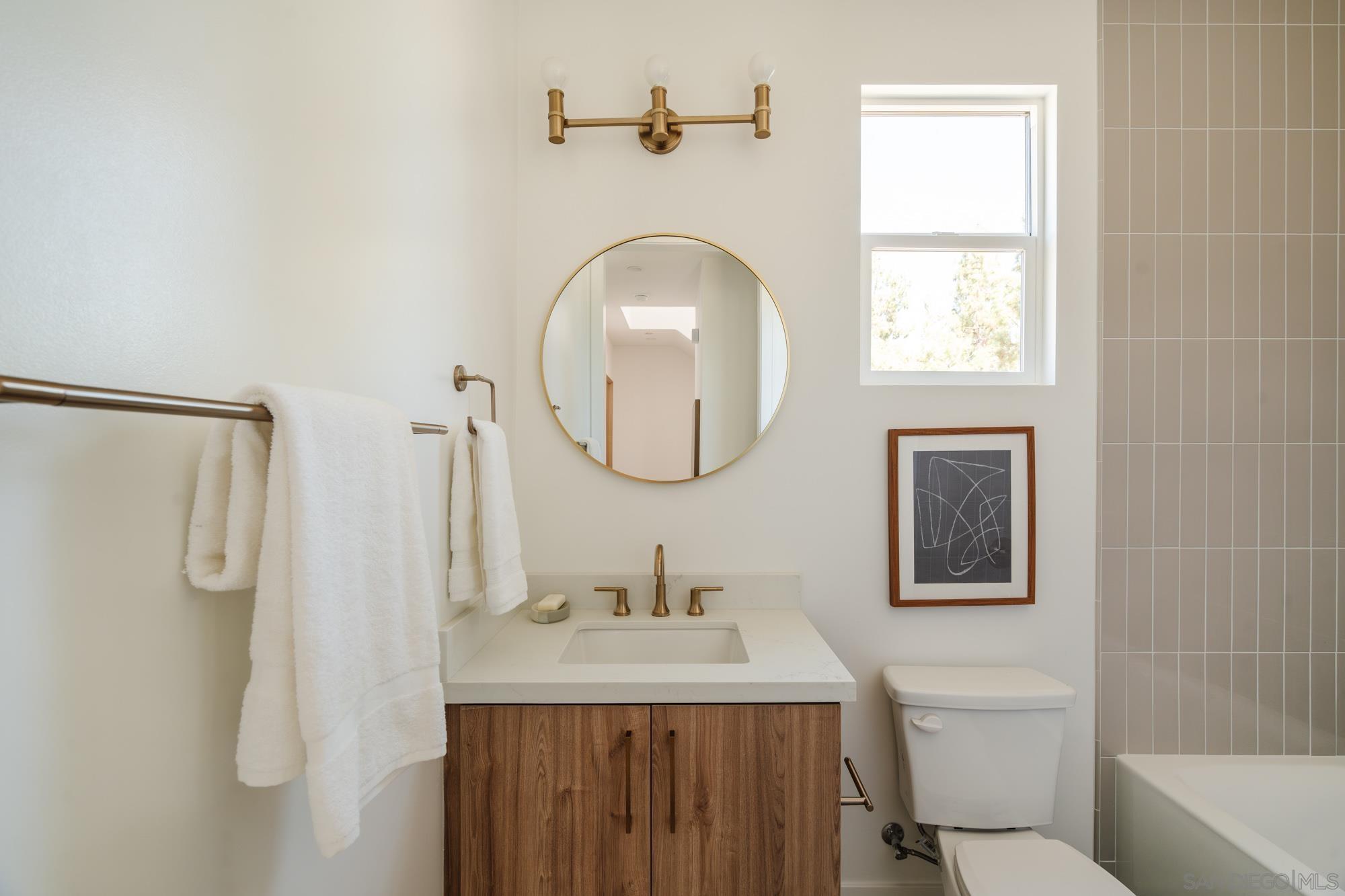 Detail Gallery Image 19 of 21 For 3852 N Emery Wy, Los Angeles,  CA 90065 - 3 Beds | 2/1 Baths