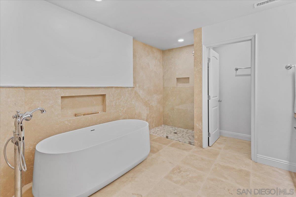 Detail Gallery Image 37 of 54 For 16902  via De Santa Fe  #12,  Rancho Santa Fe,  CA 92067 - 3 Beds | 3 Baths