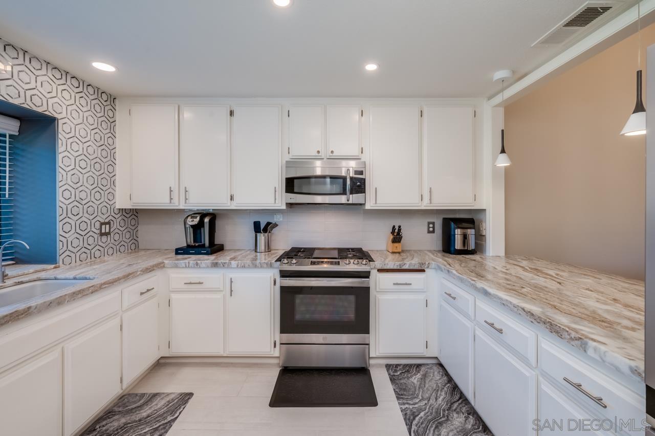 Detail Gallery Image 11 of 35 For 1768  Pala Lake Dr, Fallbrook,  CA 92028 - 2 Beds | 2 Baths