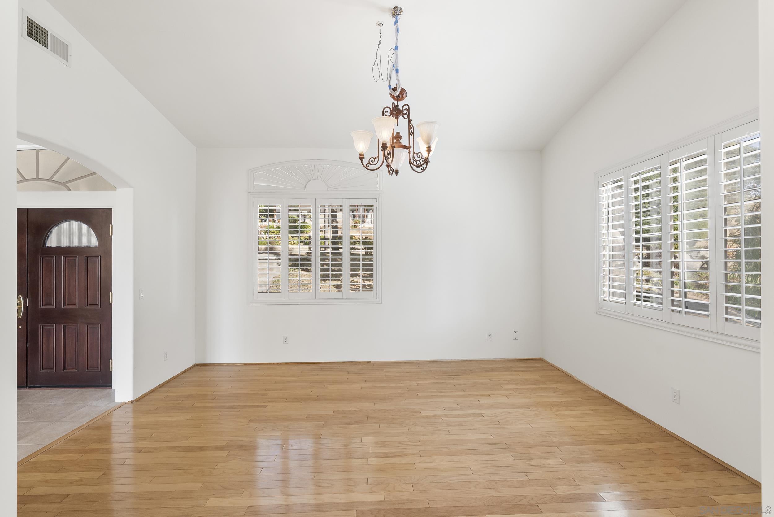 Detail Gallery Image 18 of 47 For 28328  Kettering Ln, Escondido,  CA 92026 - 3 Beds | 2/1 Baths