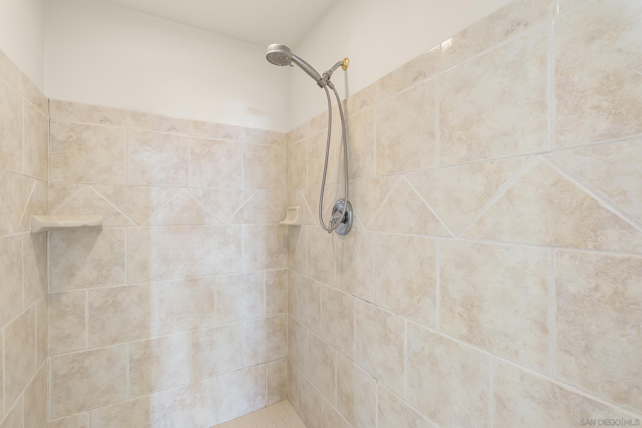Detail Gallery Image 29 of 47 For 28328  Kettering Ln, Escondido,  CA 92026 - 3 Beds | 2/1 Baths