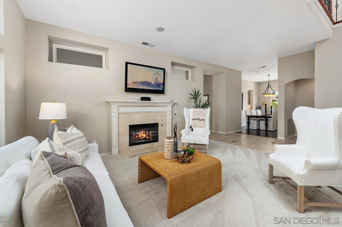 Detail Gallery Image 11 of 43 For 4972  Manor Ridge Ln, San Diego,  CA 92130 - 5 Beds | 4 Baths