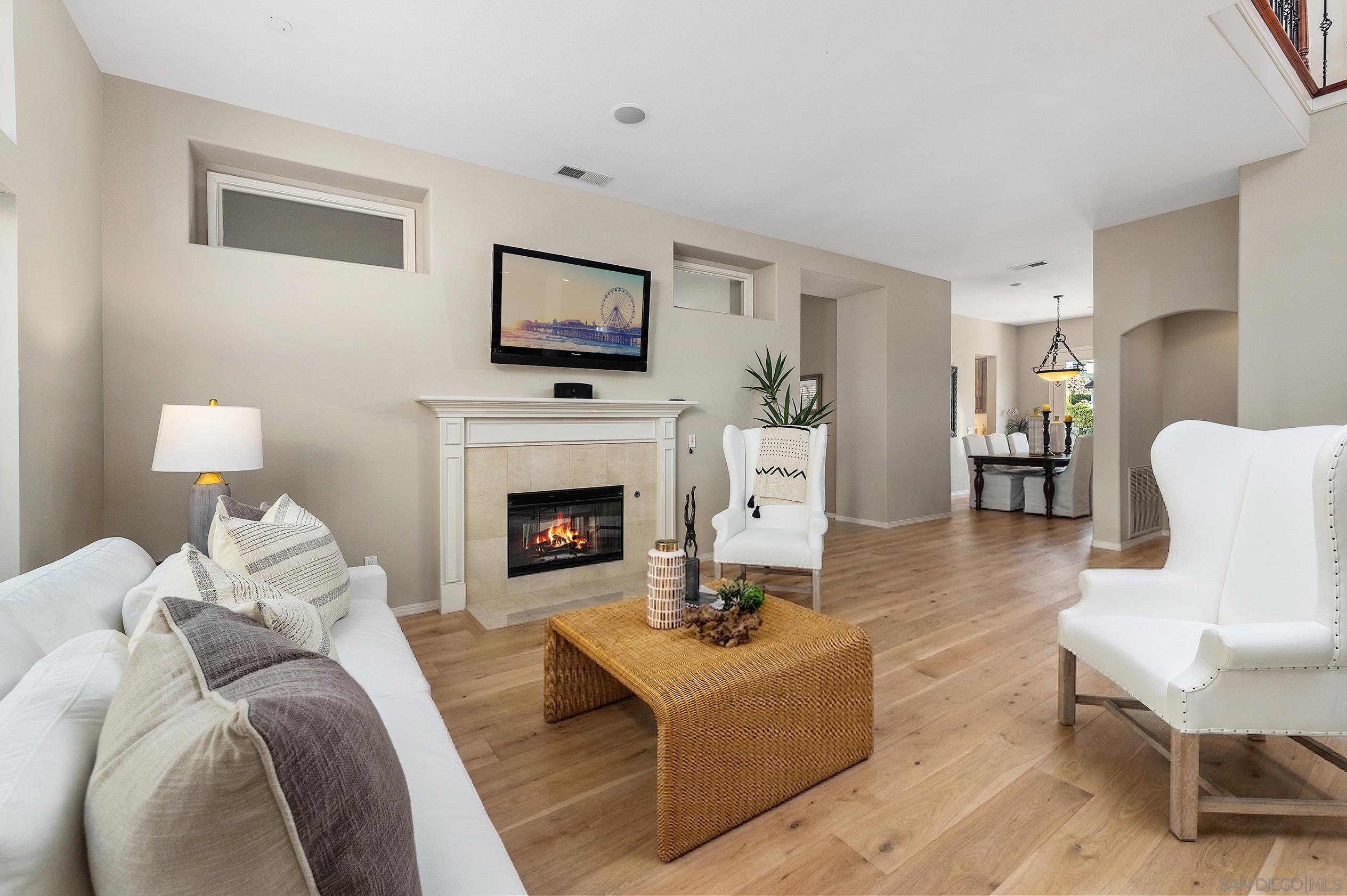 Detail Gallery Image 12 of 43 For 4972  Manor Ridge Ln, San Diego,  CA 92130 - 5 Beds | 4 Baths