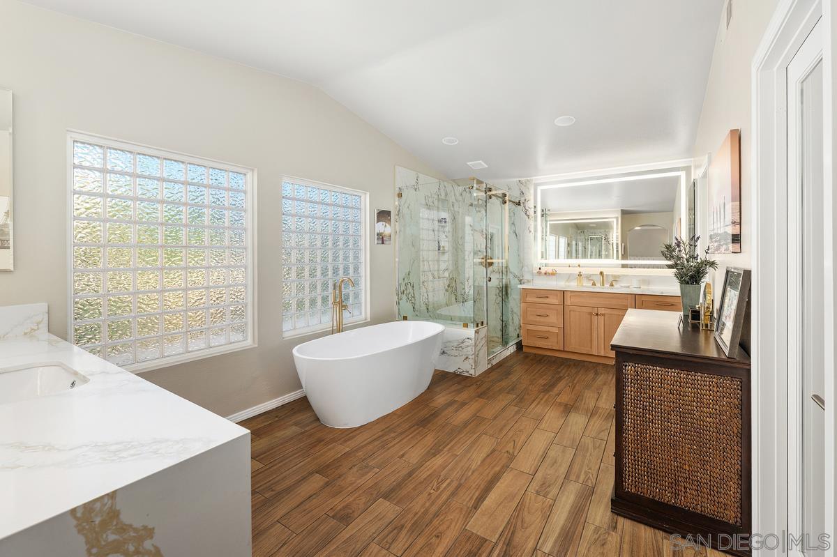 Detail Gallery Image 29 of 43 For 4972  Manor Ridge Ln, San Diego,  CA 92130 - 5 Beds | 4 Baths