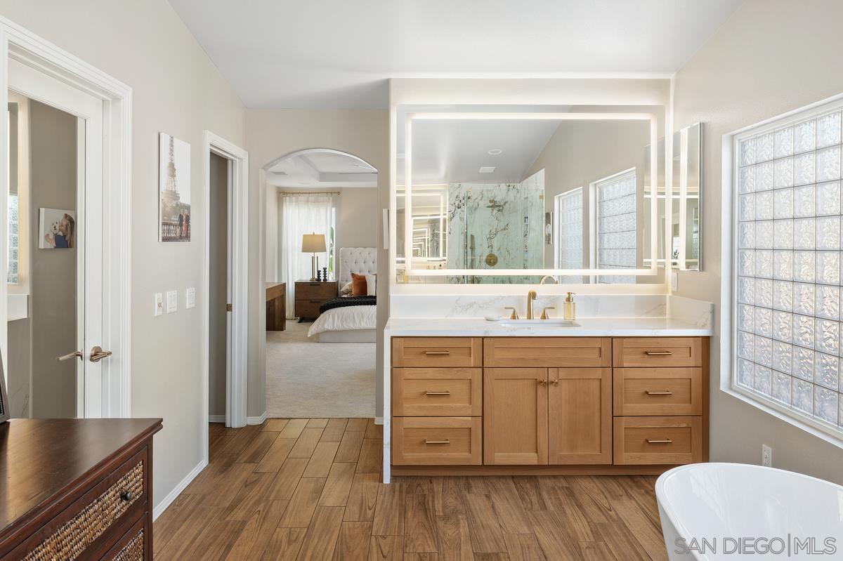 Detail Gallery Image 31 of 43 For 4972  Manor Ridge Ln, San Diego,  CA 92130 - 5 Beds | 4 Baths