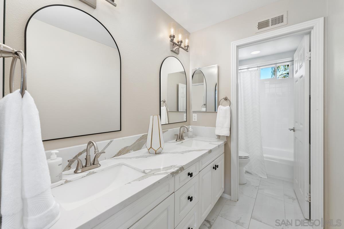 Detail Gallery Image 36 of 43 For 4972  Manor Ridge Ln, San Diego,  CA 92130 - 5 Beds | 4 Baths