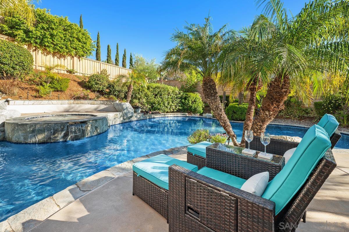 Detail Gallery Image 40 of 43 For 4972  Manor Ridge Ln, San Diego,  CA 92130 - 5 Beds | 4 Baths