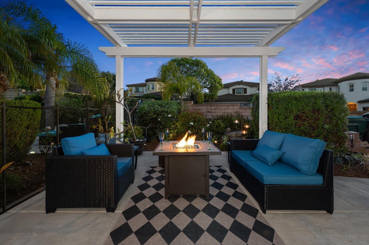 Detail Gallery Image 5 of 43 For 4972  Manor Ridge Ln, San Diego,  CA 92130 - 5 Beds | 4 Baths