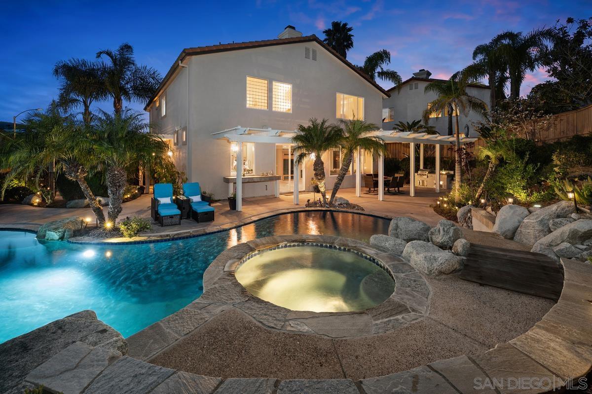 Detail Gallery Image 7 of 43 For 4972  Manor Ridge Ln, San Diego,  CA 92130 - 5 Beds | 4 Baths