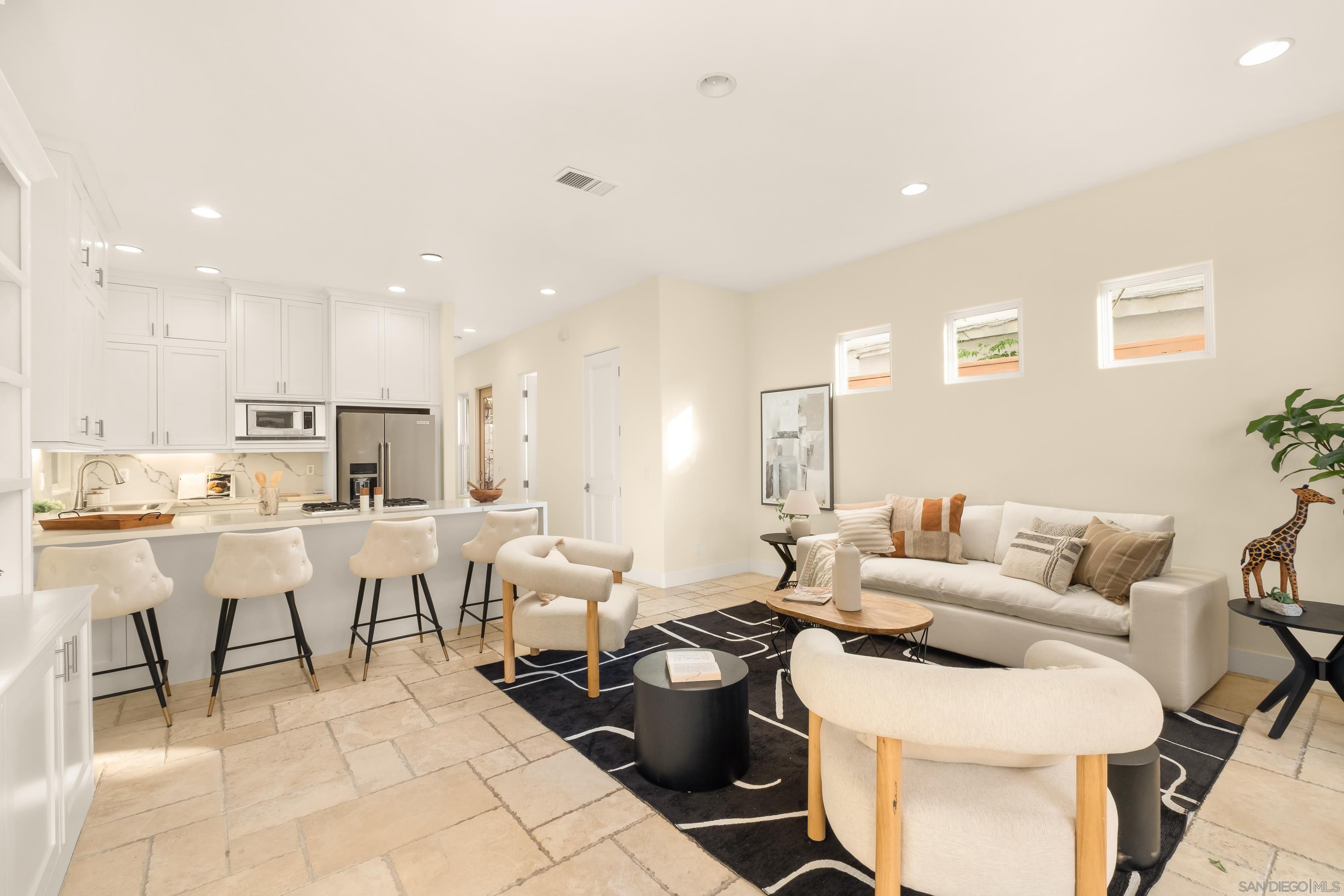 Detail Gallery Image 16 of 69 For 438  H, Coronado,  CA 92118 - 4 Beds | 2/1 Baths