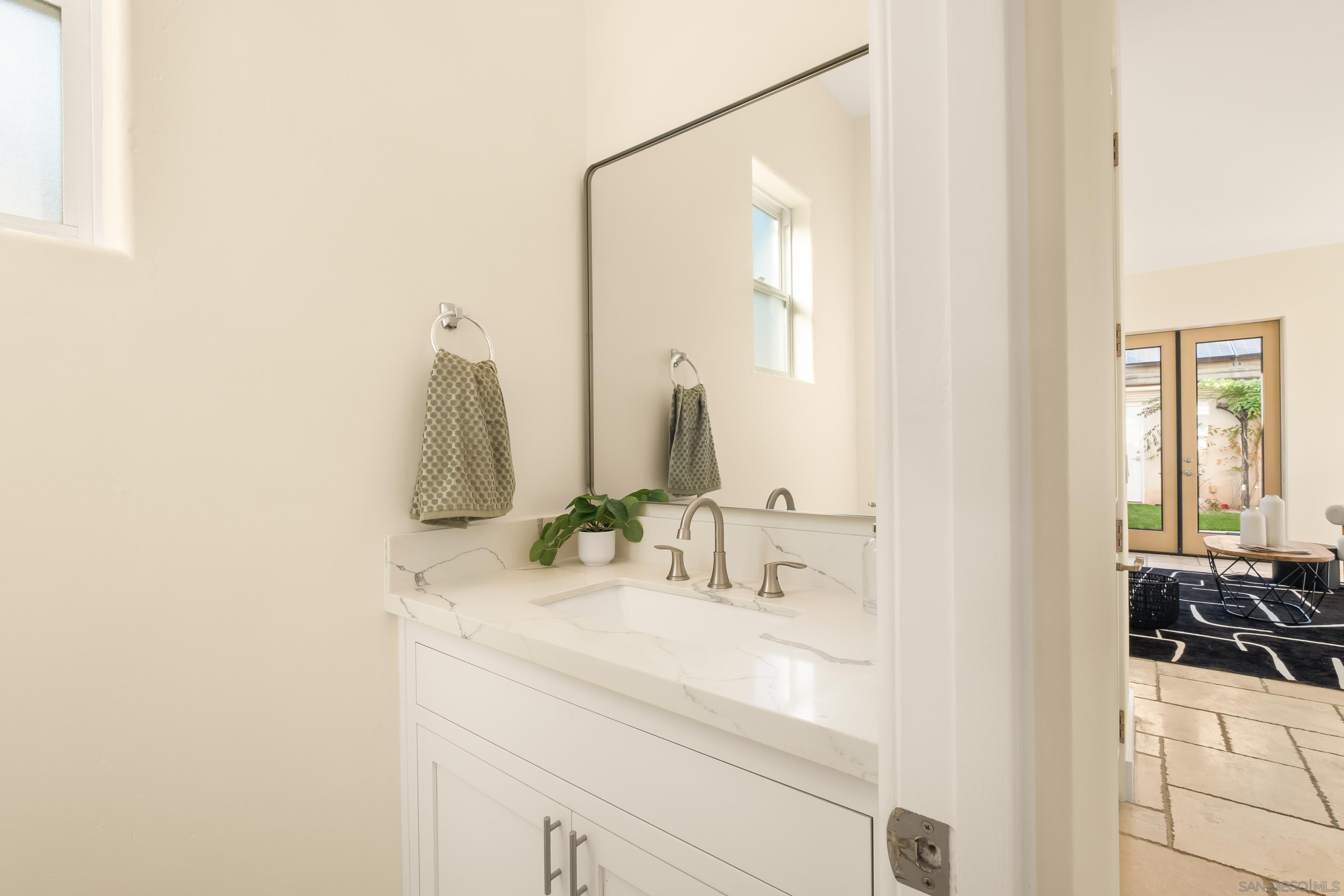 Detail Gallery Image 17 of 69 For 438  H, Coronado,  CA 92118 - 4 Beds | 2/1 Baths