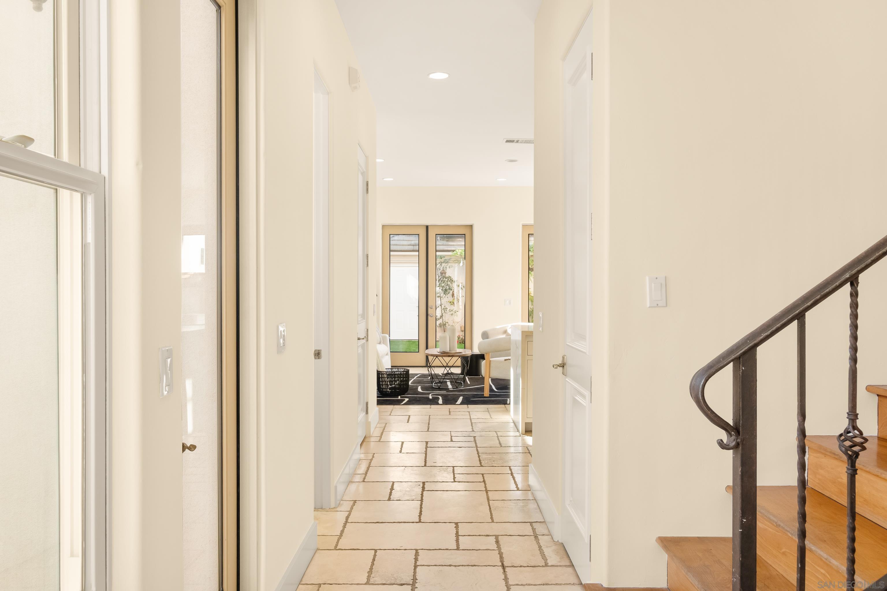 Detail Gallery Image 20 of 69 For 438  H, Coronado,  CA 92118 - 4 Beds | 2/1 Baths