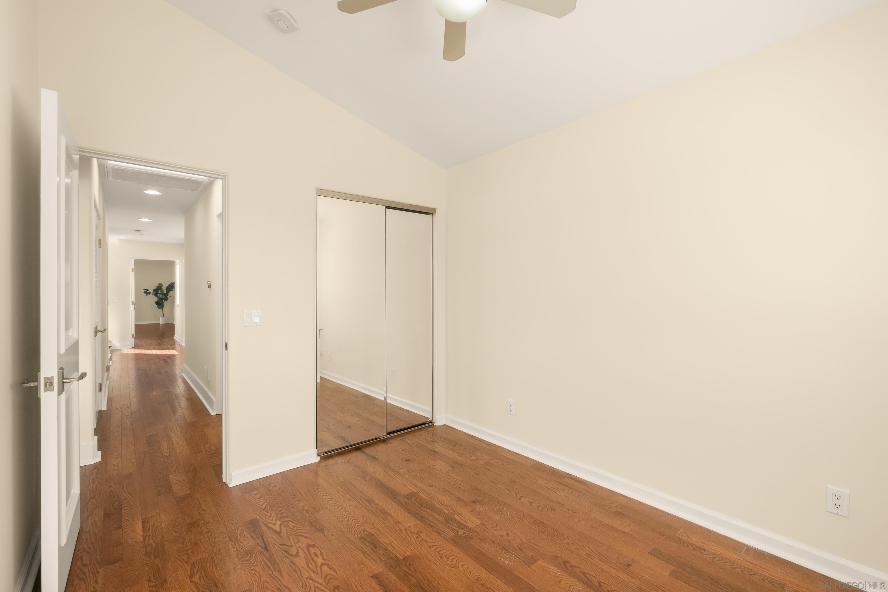 Detail Gallery Image 21 of 69 For 438  H, Coronado,  CA 92118 - 4 Beds | 2/1 Baths