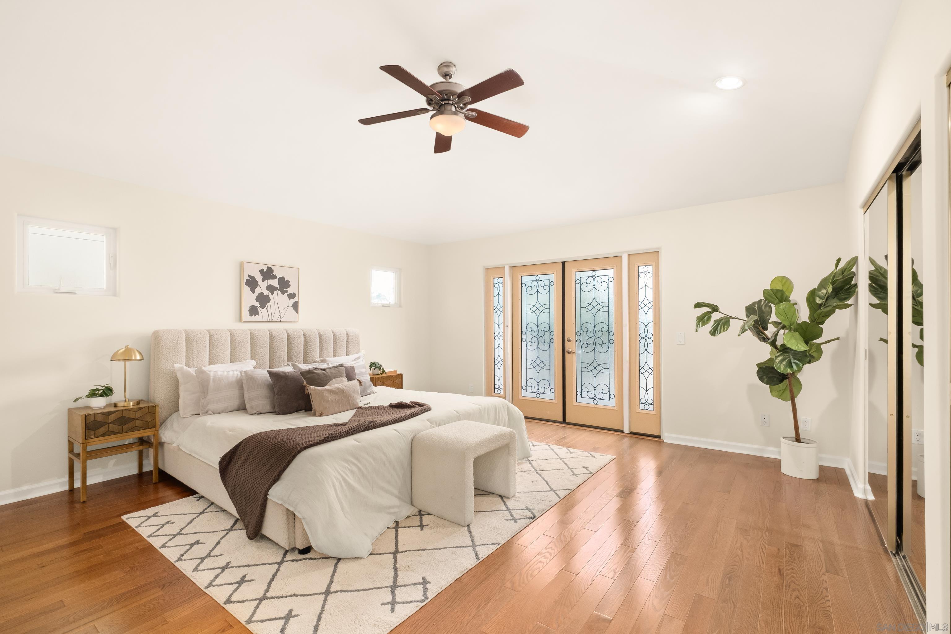 Detail Gallery Image 22 of 69 For 438  H, Coronado,  CA 92118 - 4 Beds | 2/1 Baths