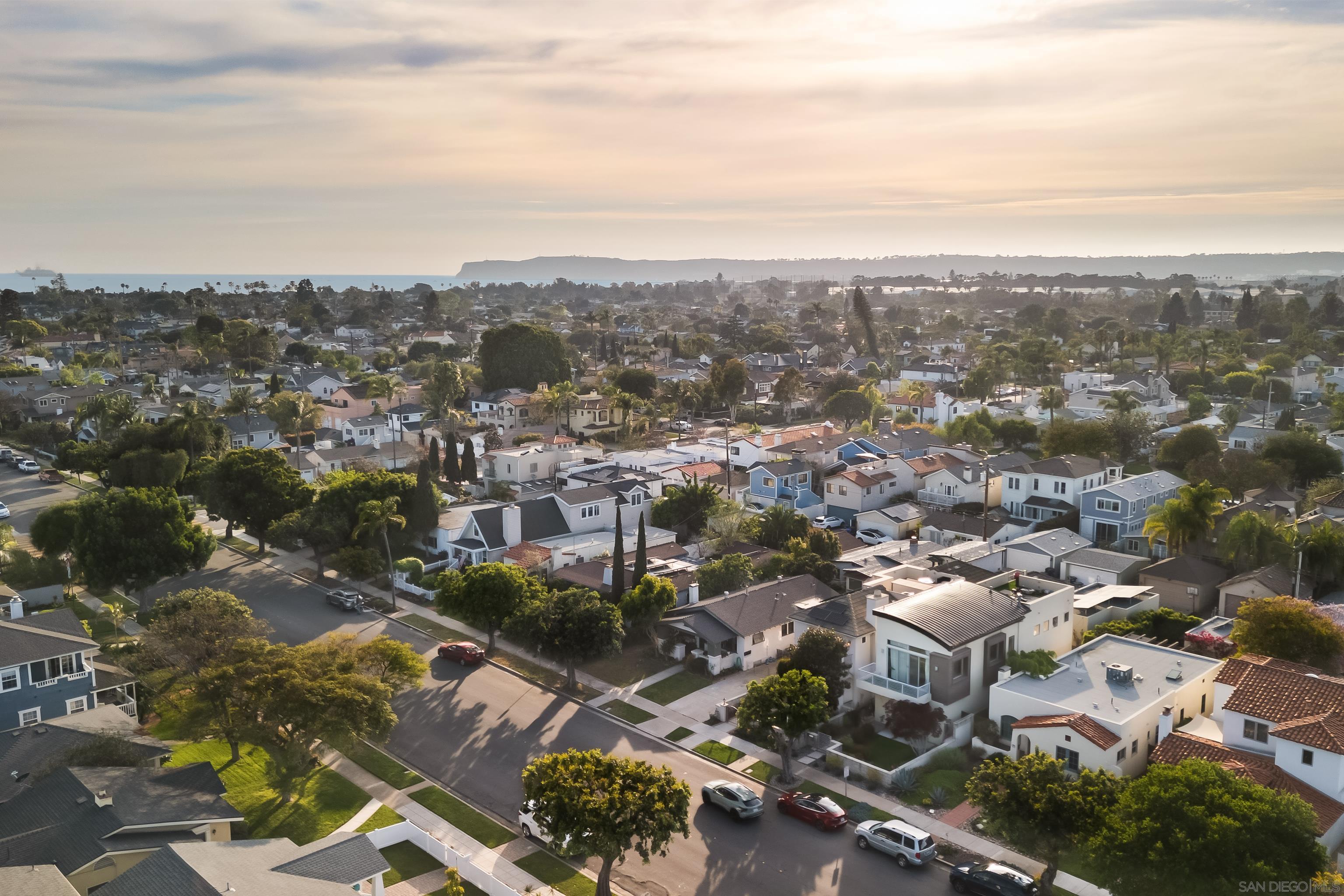 Detail Gallery Image 48 of 69 For 438  H, Coronado,  CA 92118 - 4 Beds | 2/1 Baths