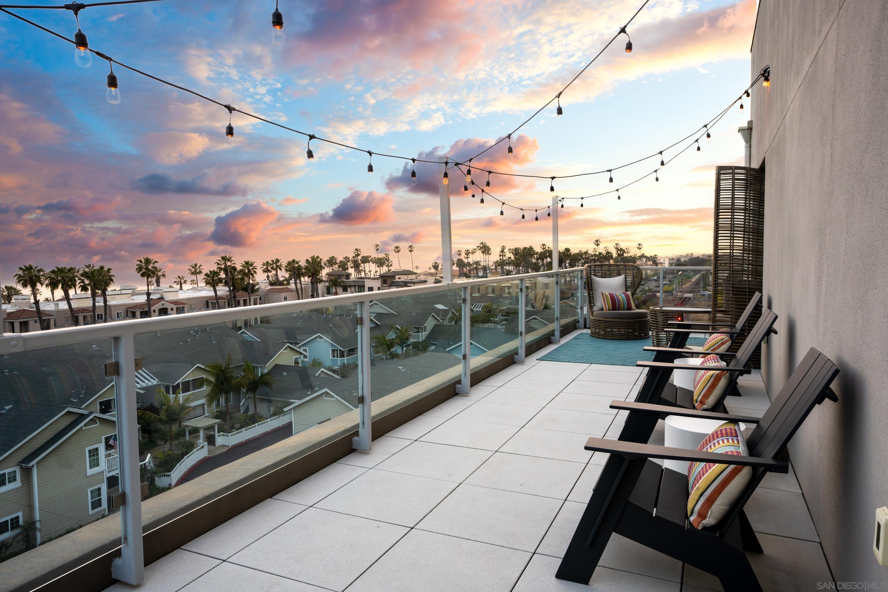 Detail Gallery Image 18 of 26 For 355 N Cleveland Street  #304,  Oceanside,  CA 92054 - 2 Beds | 2 Baths