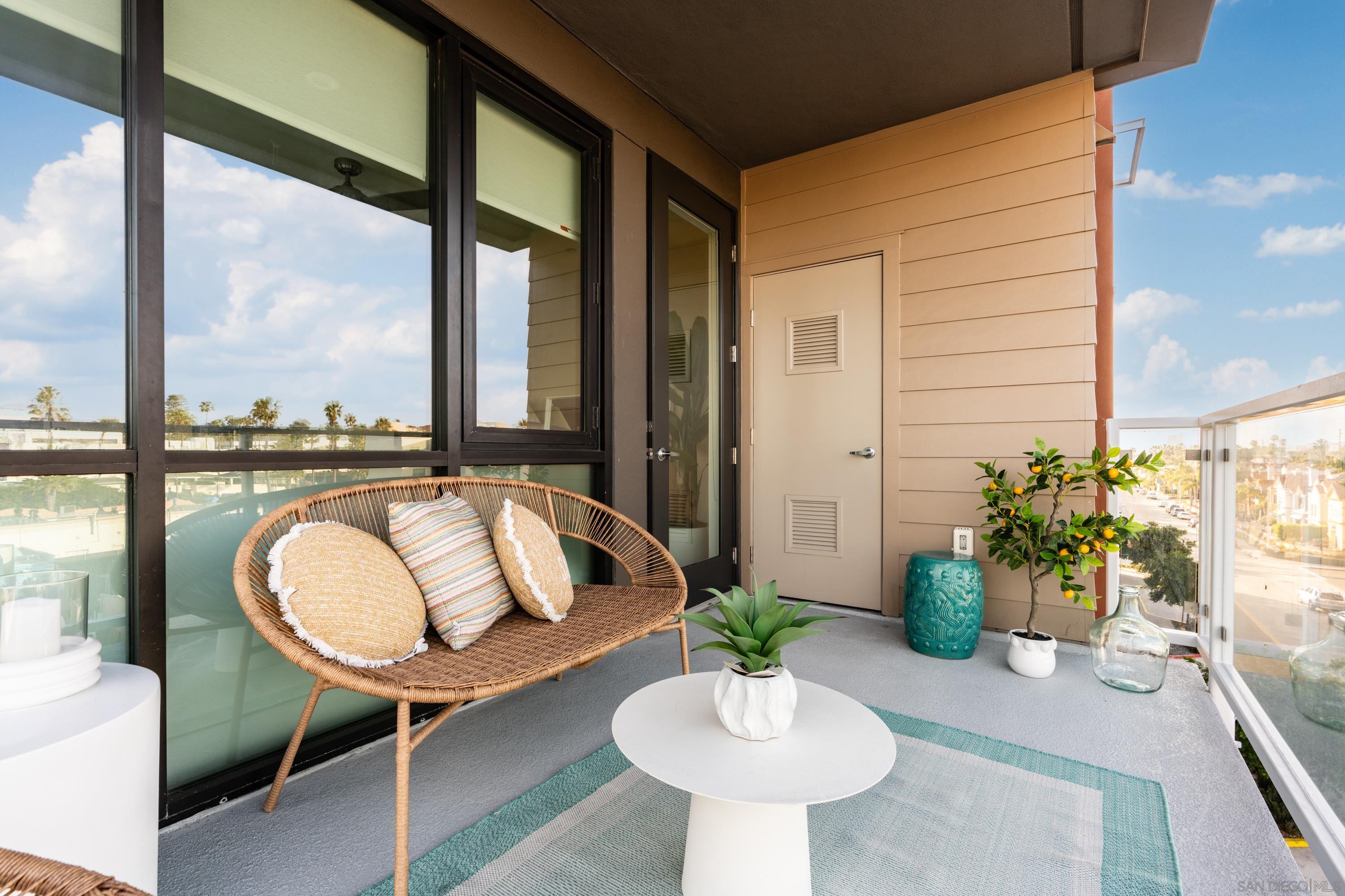 Detail Gallery Image 5 of 26 For 355 N Cleveland Street  #304,  Oceanside,  CA 92054 - 2 Beds | 2 Baths