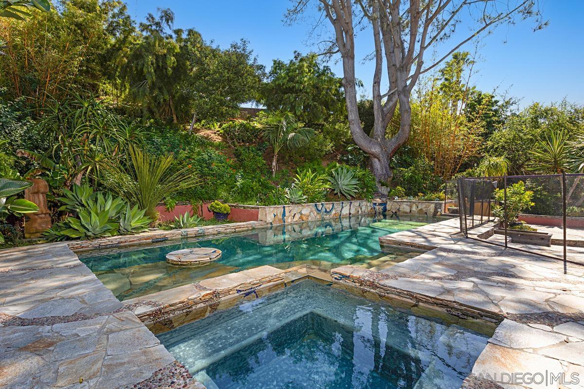 Detail Gallery Image 12 of 37 For 2023  via Tiempo, Cardiff By The Sea,  CA 92007 - 5 Beds | 3 Baths