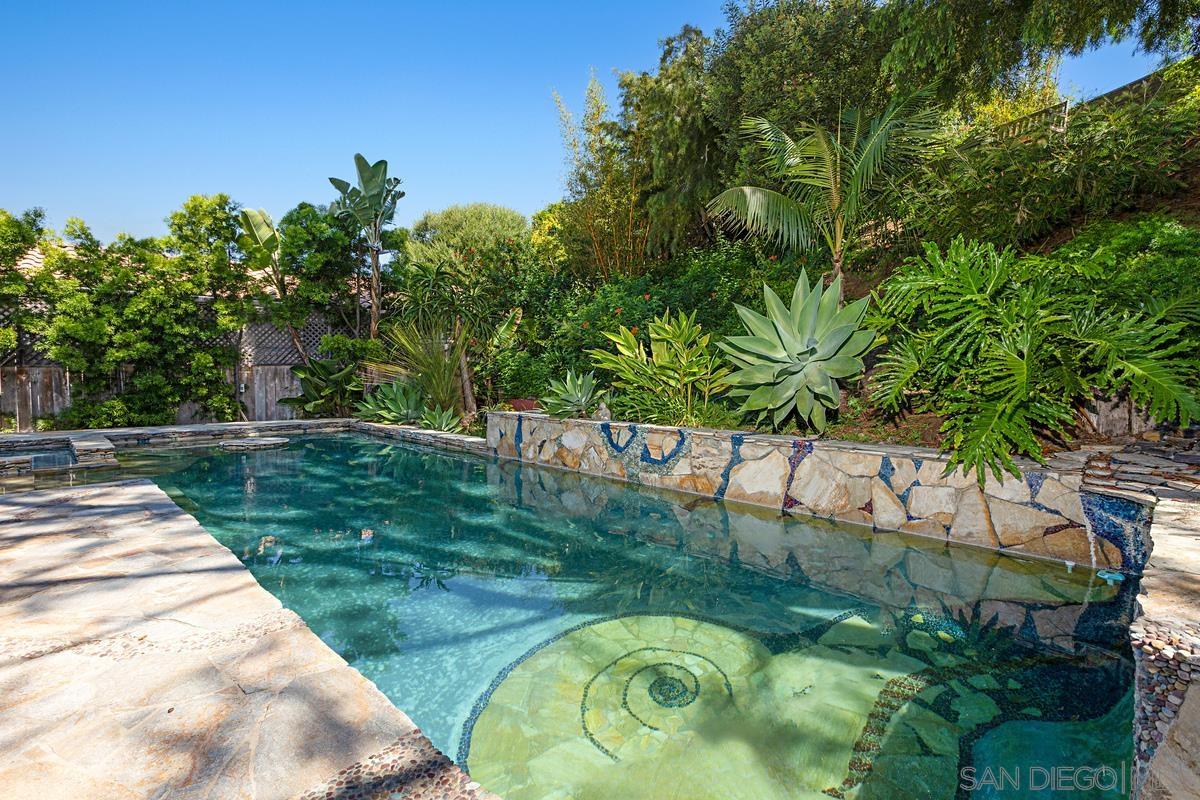 Detail Gallery Image 10 of 37 For 2023  via Tiempo, Cardiff By The Sea,  CA 92007 - 5 Beds | 3 Baths