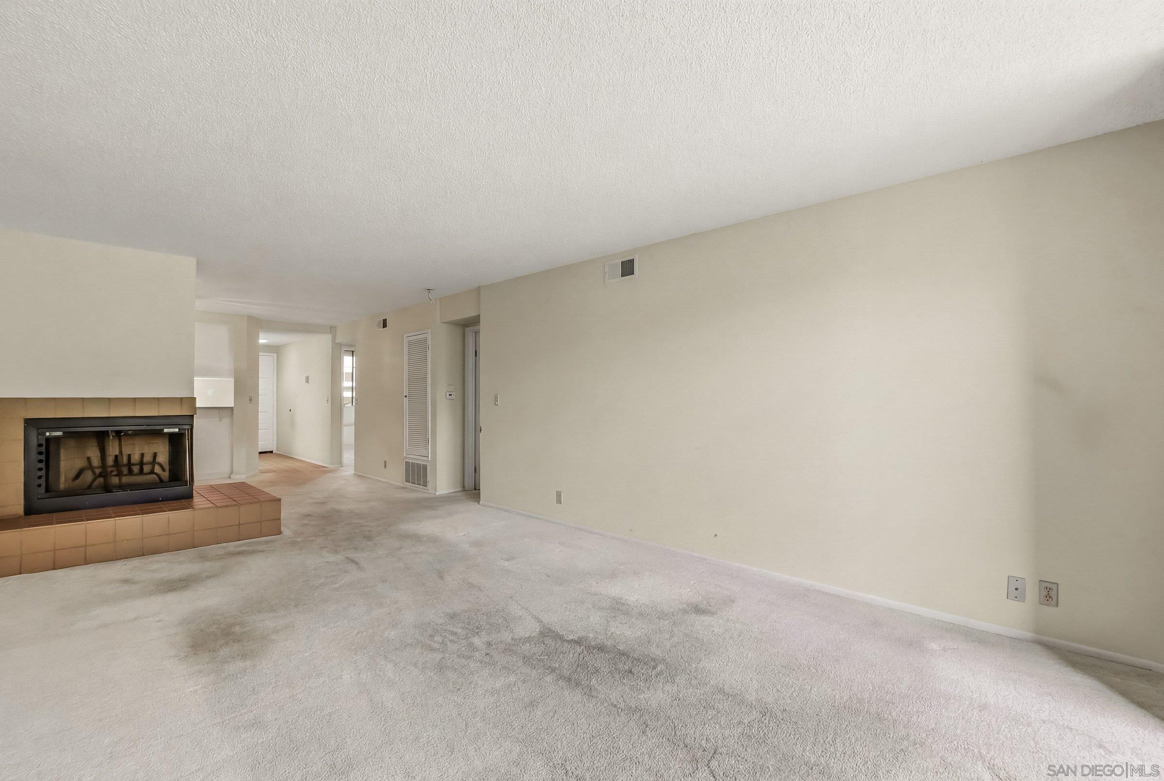 Detail Gallery Image 9 of 18 For 3130  Avenida De Portugal  #102,  San Diego,  CA 92106 - 2 Beds | 2 Baths