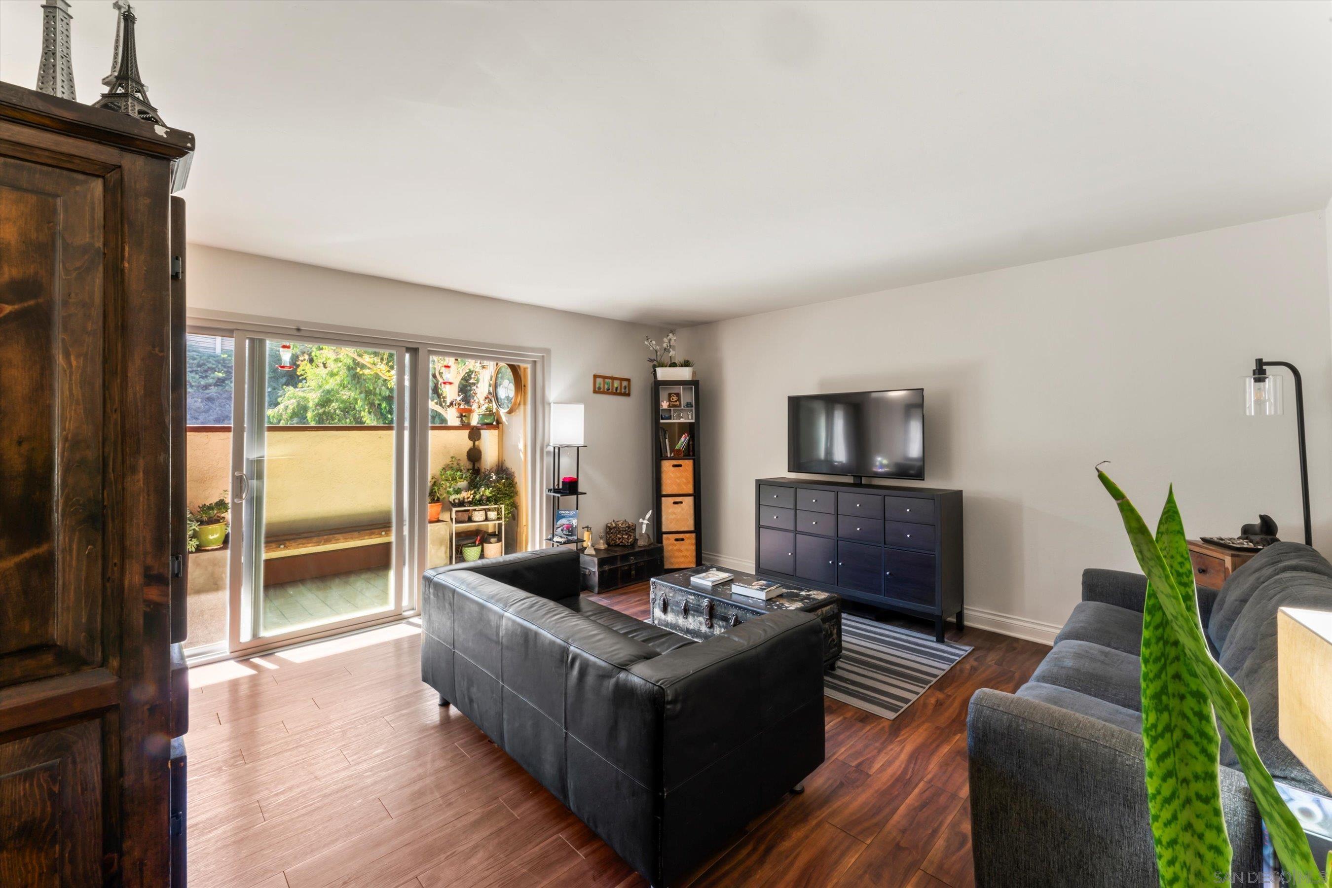 Detail Gallery Image 11 of 21 For 5483  Adobe Falls Rd.  #7,  San Diego,  CA 92120 - 2 Beds | 2 Baths