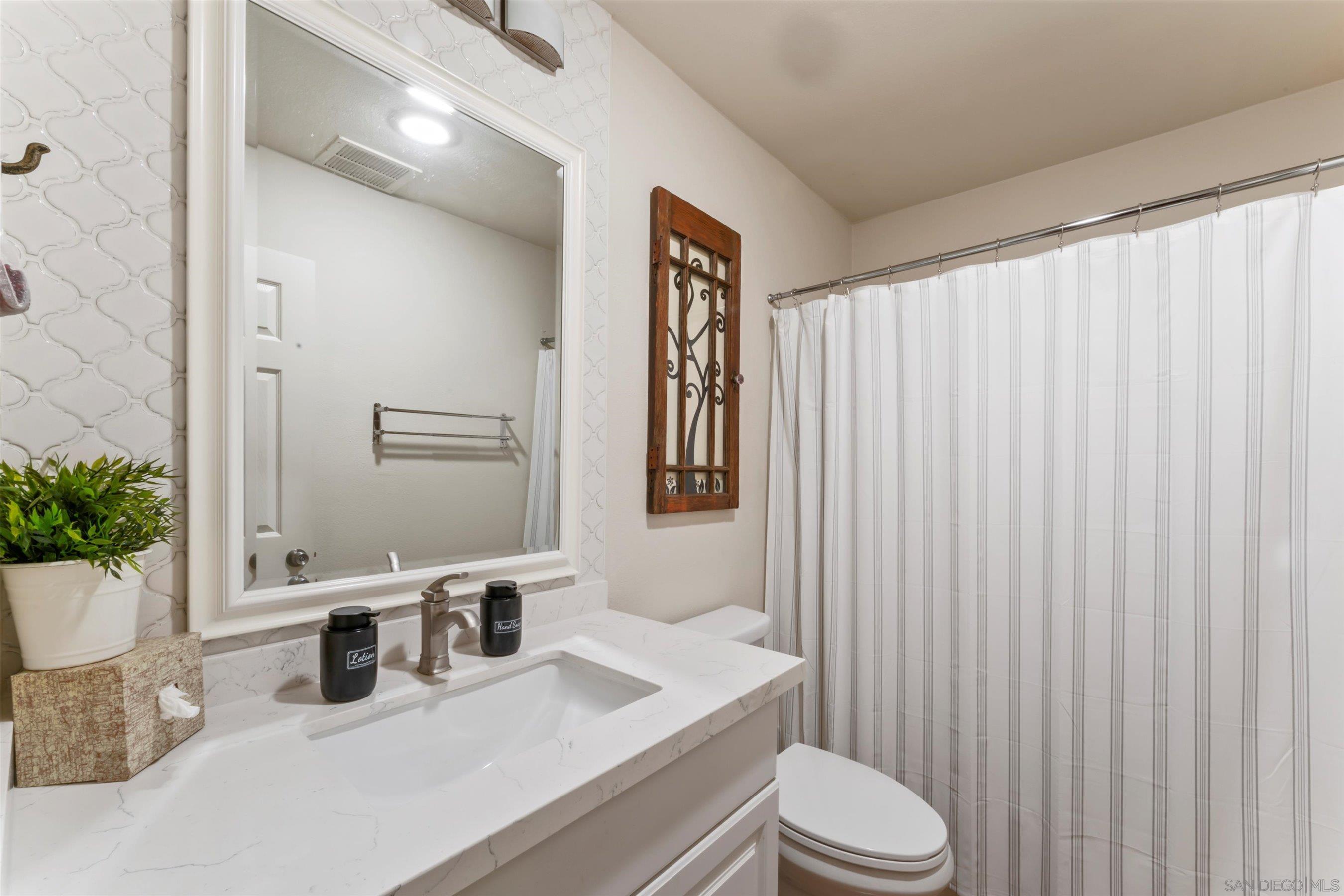 Detail Gallery Image 12 of 21 For 5483  Adobe Falls Rd.  #7,  San Diego,  CA 92120 - 2 Beds | 2 Baths