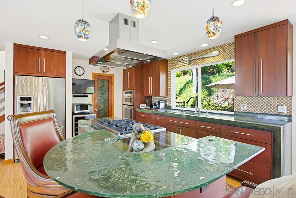 Detail Gallery Image 18 of 72 For 3036  Serbian, San Diego,  CA 92117 - 4 Beds | 4 Baths