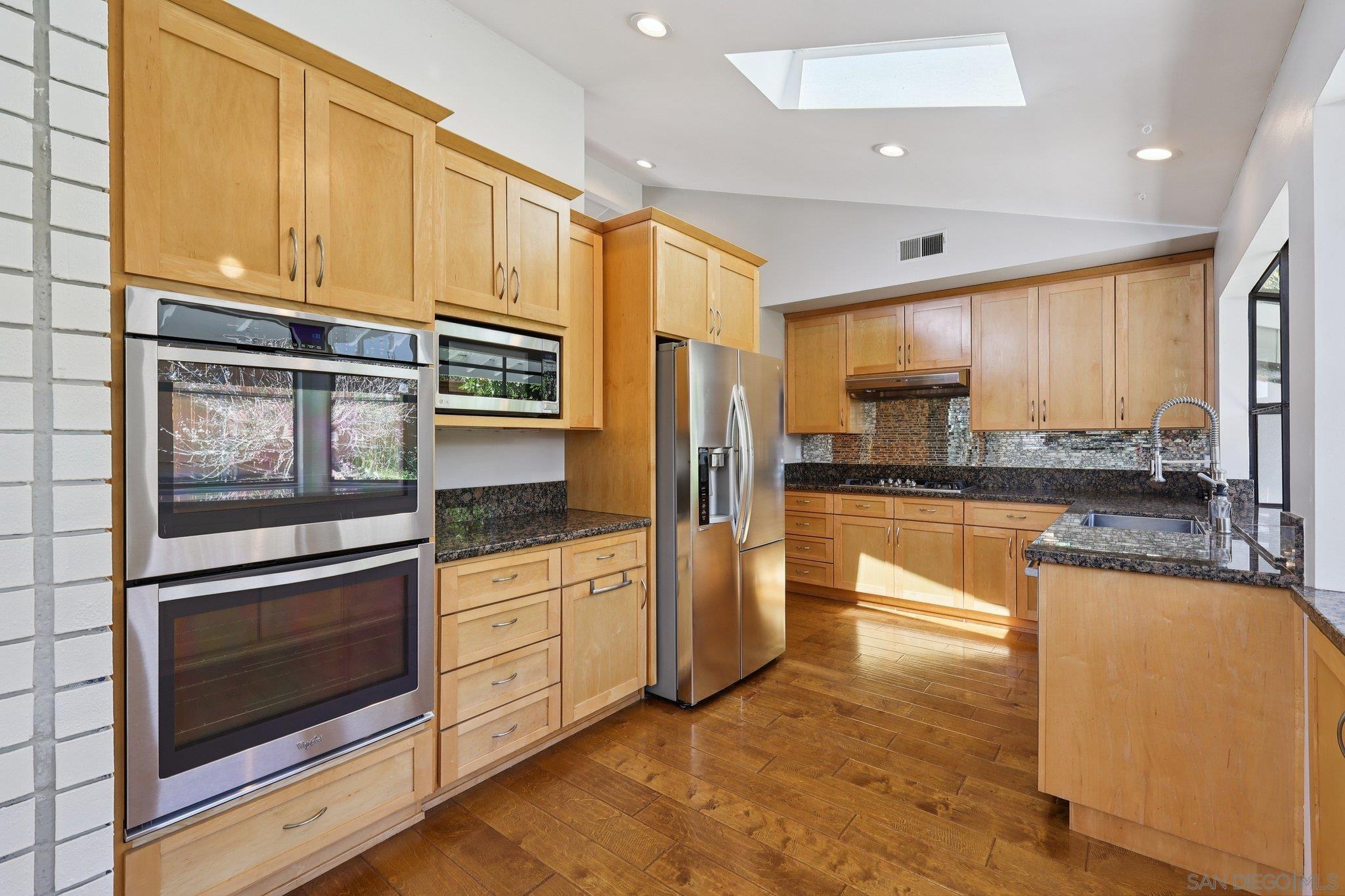 Detail Gallery Image 12 of 72 For 5727  Honors, San Diego,  CA 92122 - 4 Beds | 2/1 Baths