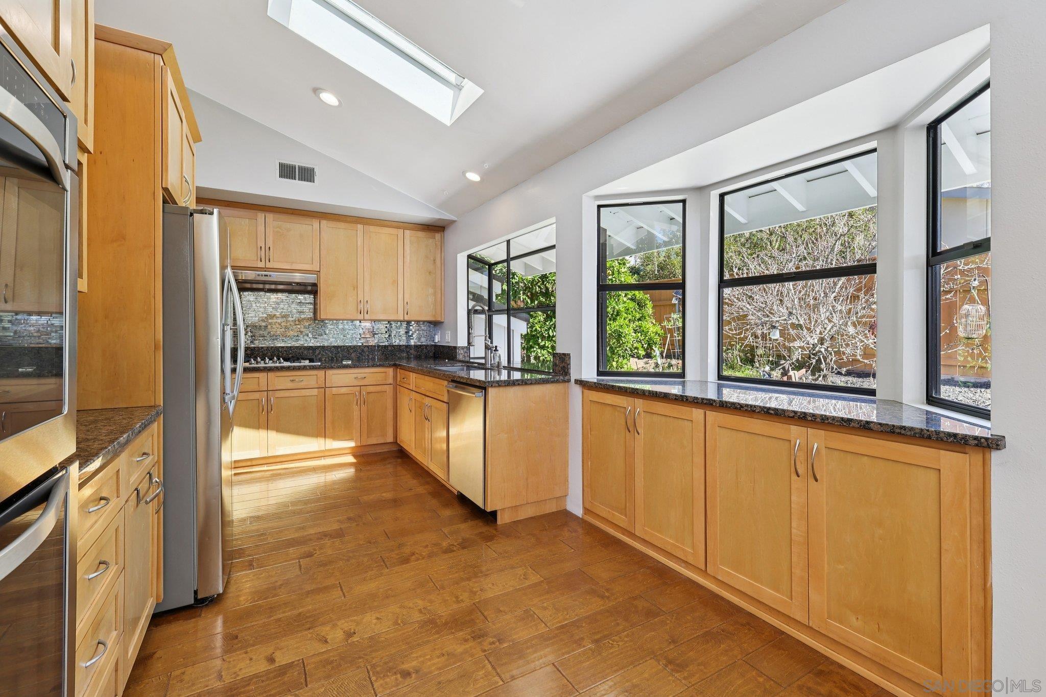 Detail Gallery Image 13 of 72 For 5727  Honors, San Diego,  CA 92122 - 4 Beds | 2/1 Baths