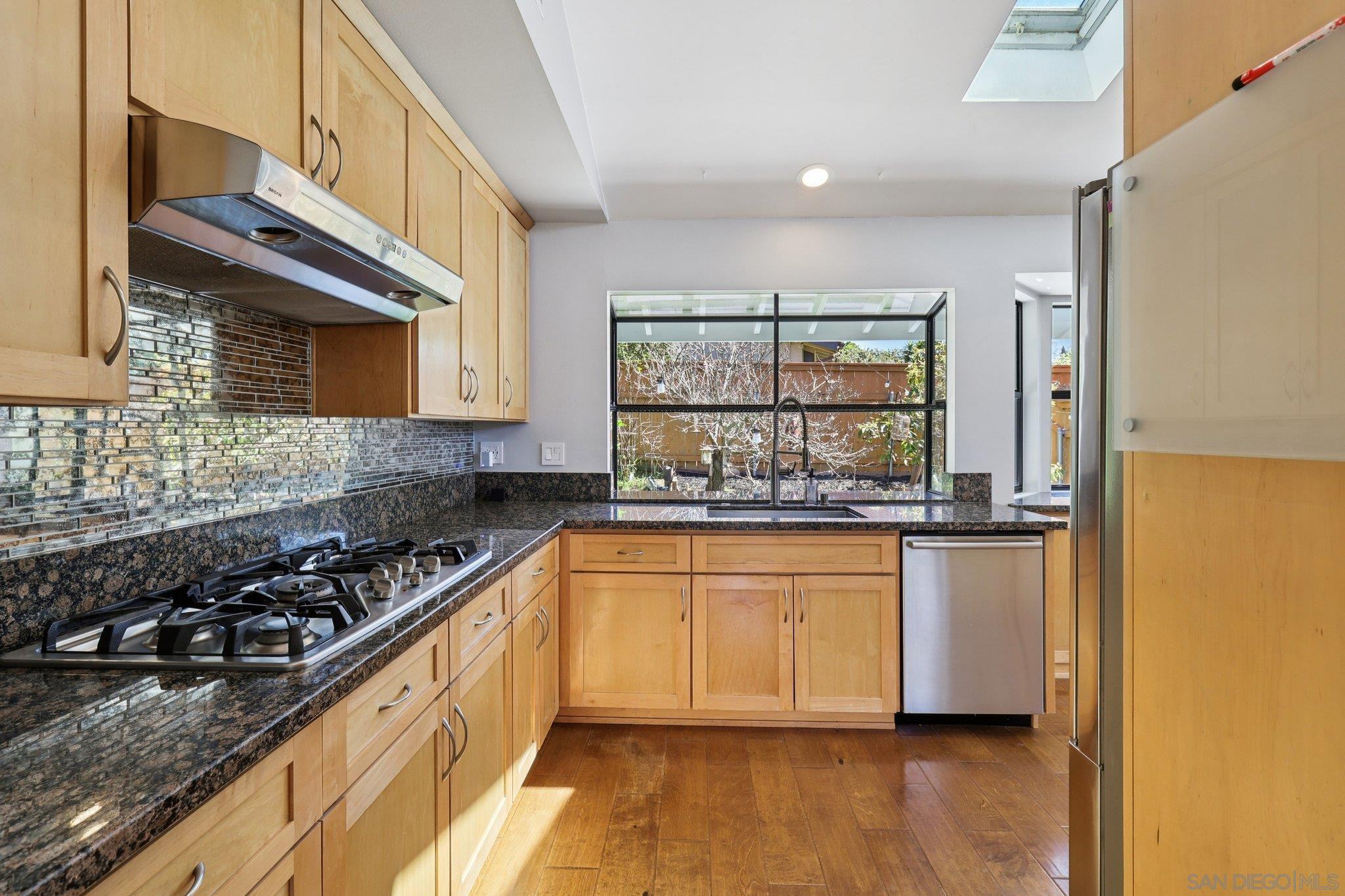 Detail Gallery Image 15 of 72 For 5727  Honors, San Diego,  CA 92122 - 4 Beds | 2/1 Baths