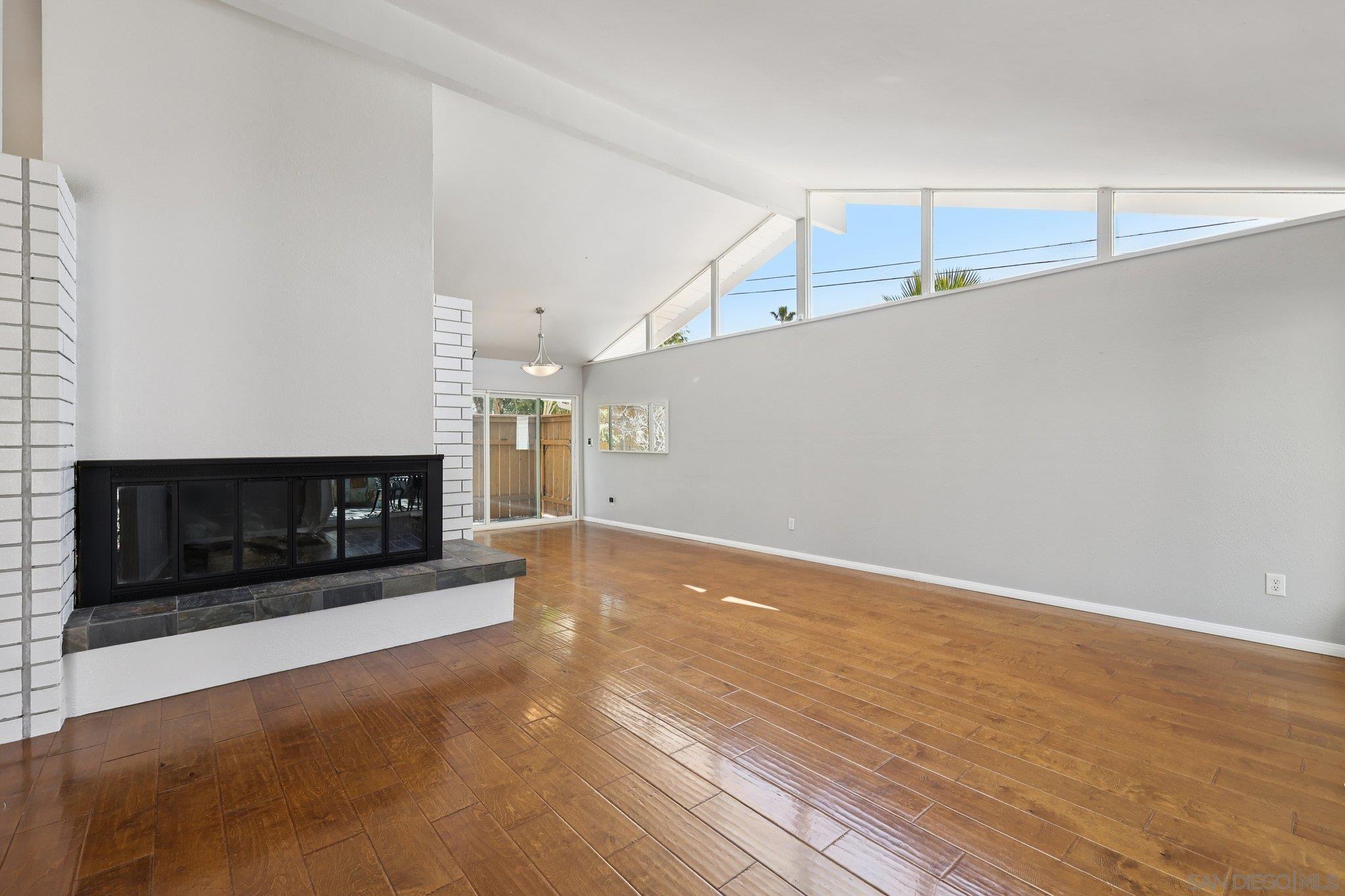 Detail Gallery Image 3 of 72 For 5727  Honors, San Diego,  CA 92122 - 4 Beds | 2/1 Baths