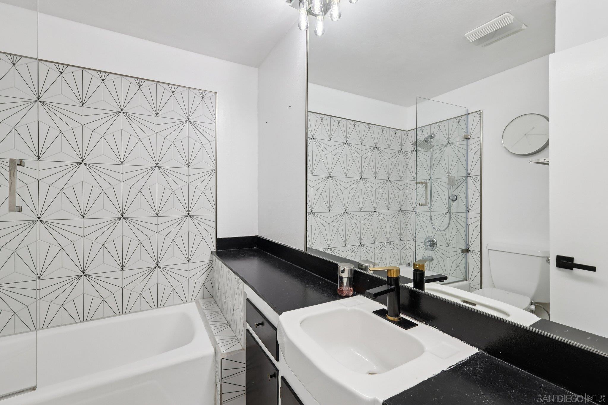 Detail Gallery Image 28 of 72 For 5727  Honors, San Diego,  CA 92122 - 4 Beds | 2/1 Baths