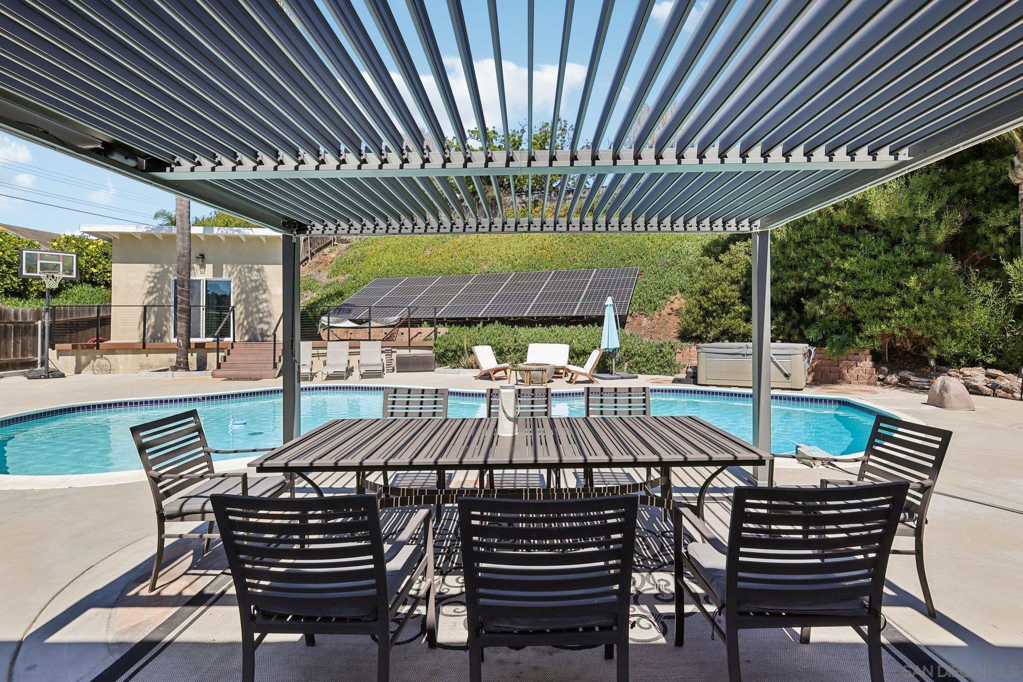 Detail Gallery Image 43 of 72 For 5727  Honors, San Diego,  CA 92122 - 4 Beds | 2/1 Baths