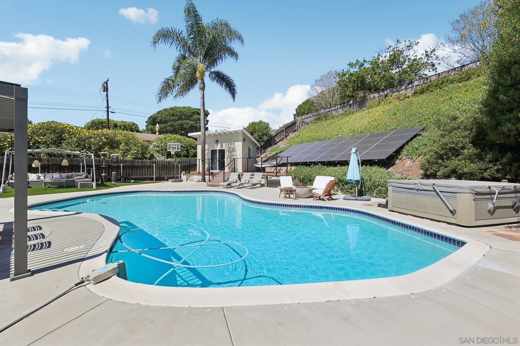 Detail Gallery Image 47 of 72 For 5727  Honors, San Diego,  CA 92122 - 4 Beds | 2/1 Baths