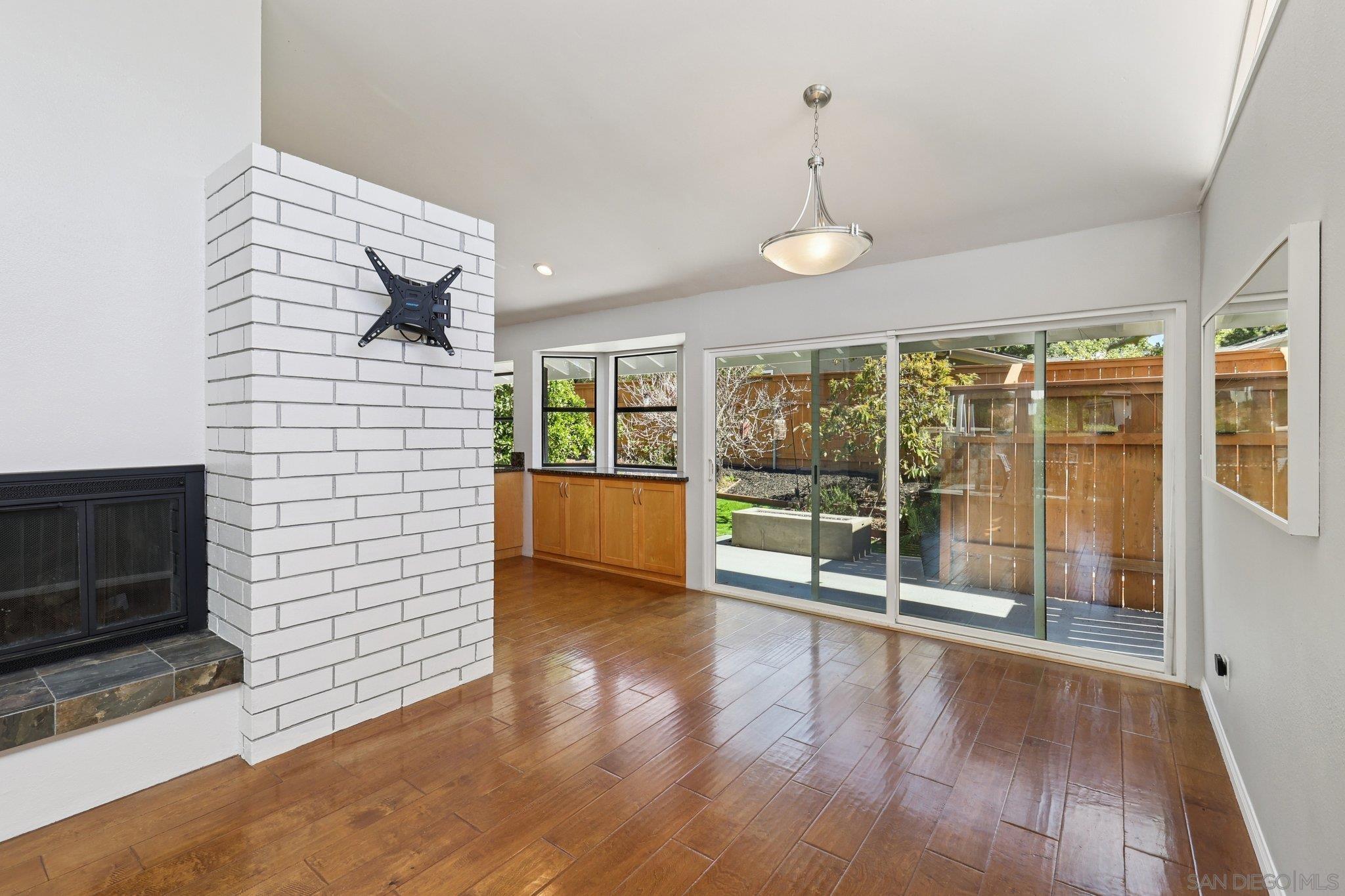 Detail Gallery Image 8 of 72 For 5727  Honors, San Diego,  CA 92122 - 4 Beds | 2/1 Baths