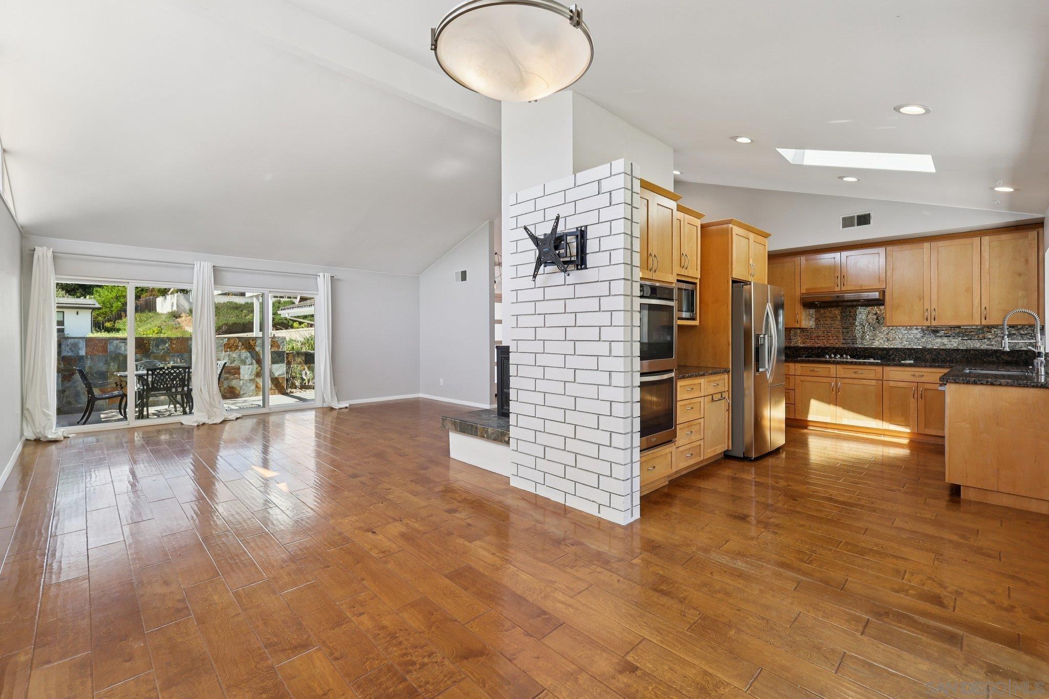 Detail Gallery Image 9 of 72 For 5727  Honors, San Diego,  CA 92122 - 4 Beds | 2/1 Baths