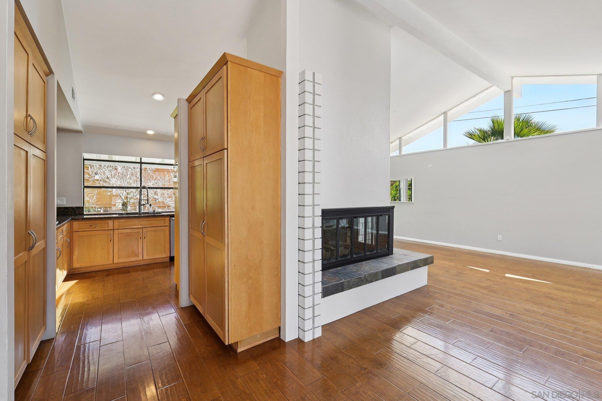 Detail Gallery Image 10 of 72 For 5727  Honors, San Diego,  CA 92122 - 4 Beds | 2/1 Baths