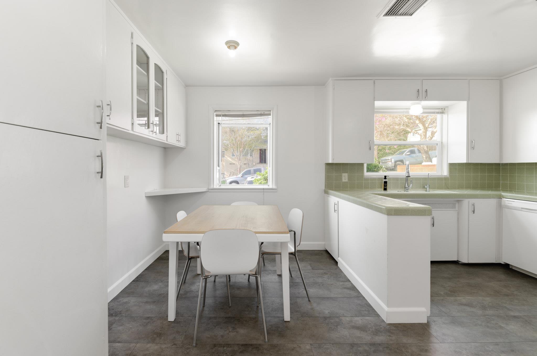 Detail Gallery Image 7 of 30 For 1654  Catalina Blvd, San Diego,  CA 92107 - 3 Beds | 2 Baths