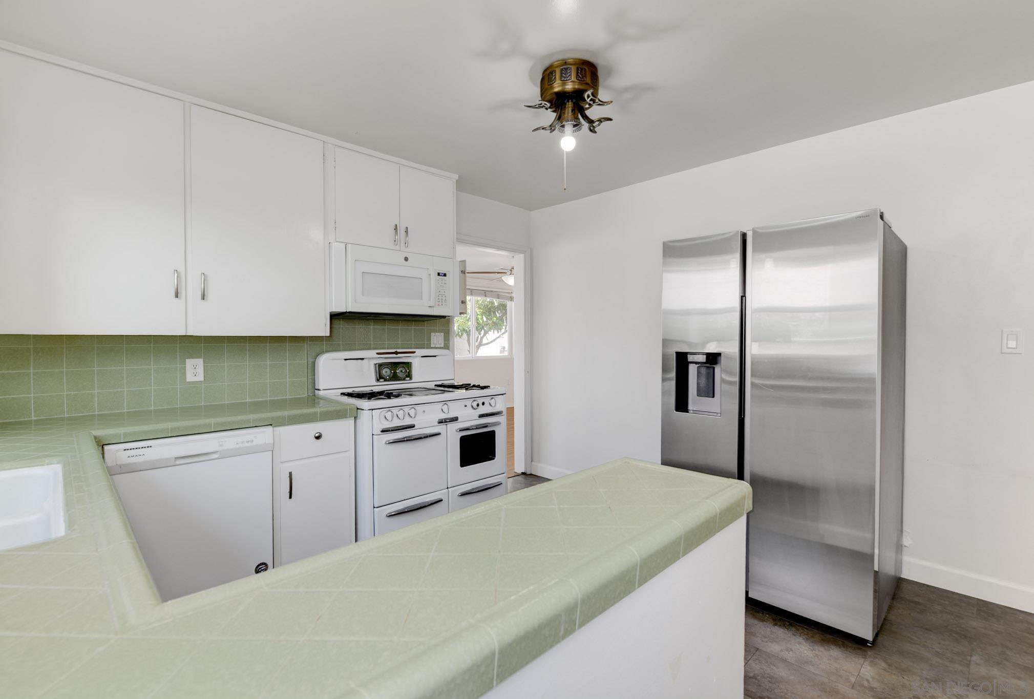 Detail Gallery Image 9 of 30 For 1654  Catalina Blvd, San Diego,  CA 92107 - 3 Beds | 2 Baths